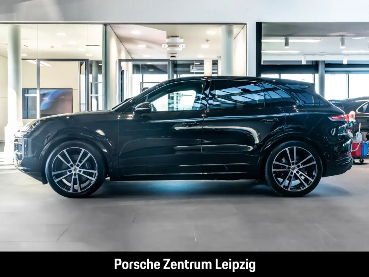 Porsche Cayenne E-Hybrid Black Edition Sitzbelüftung HUD AHK 2