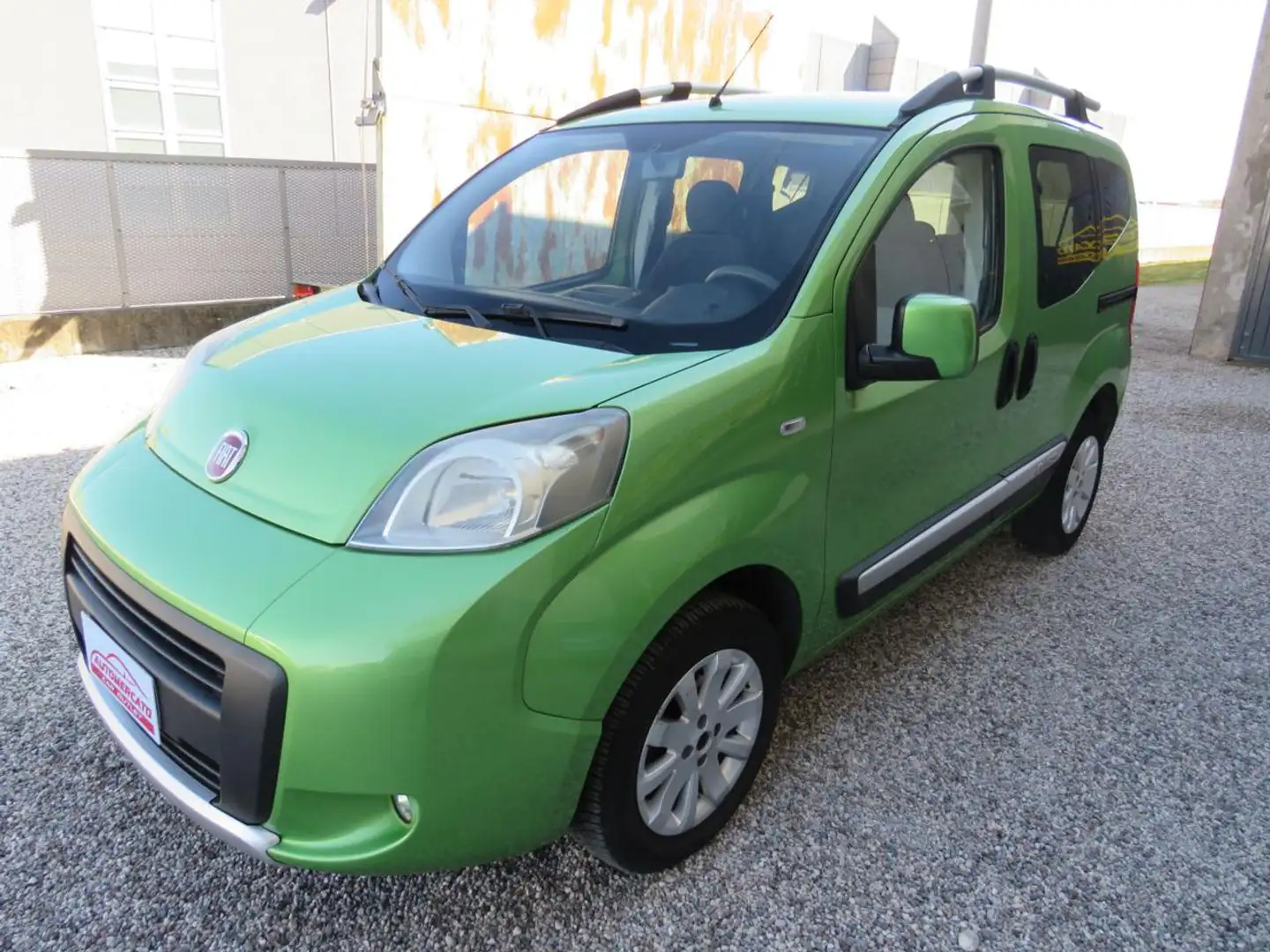 Fiat Qubo 1.3 MJT 75 CV Trekking Verde - 1