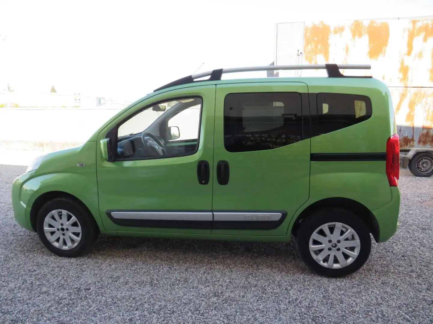 Fiat Qubo 1.3 MJT 75 CV Trekking Verde - 2