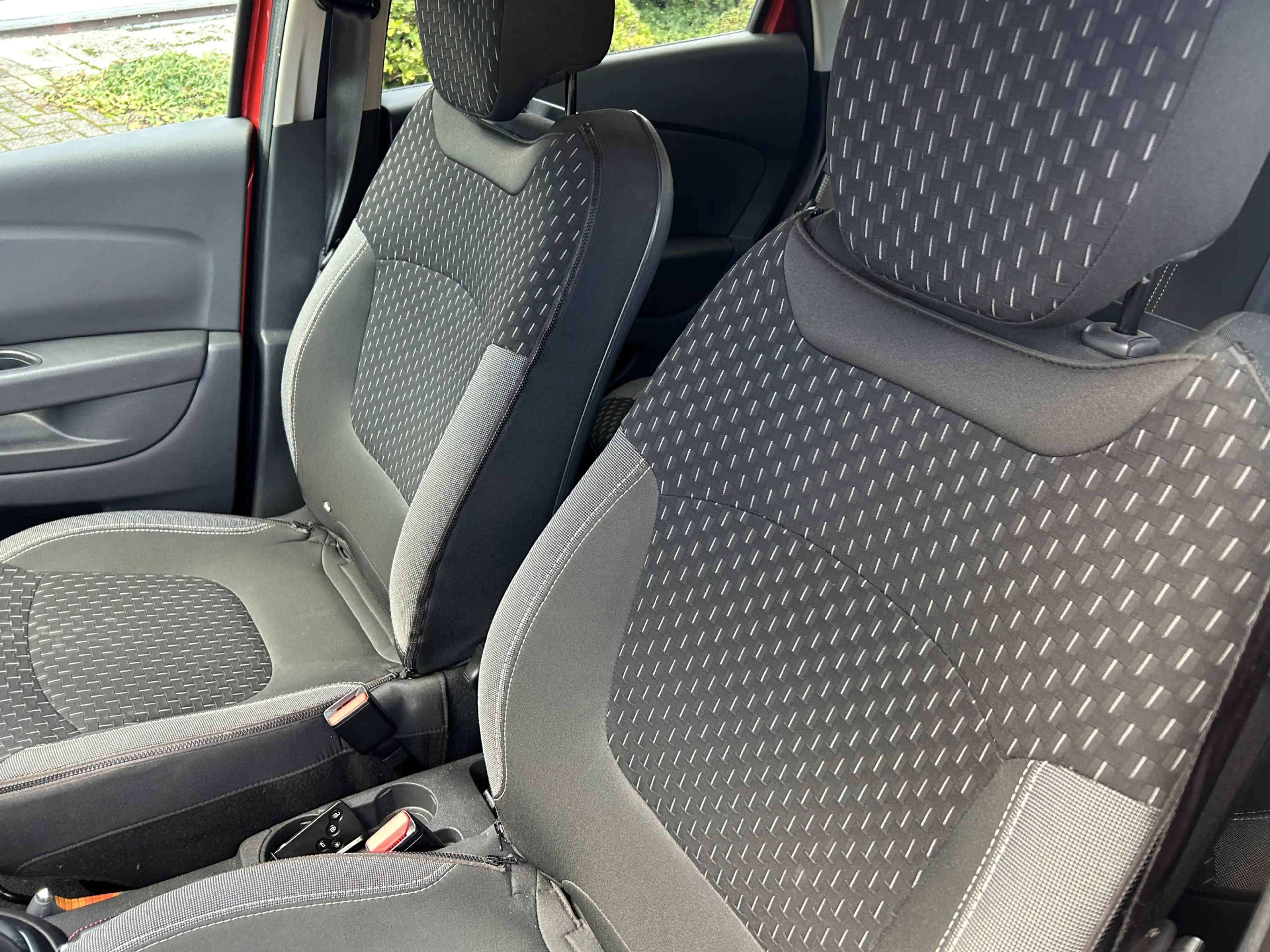 Renault Captur 1.2 TCe Intens — photo 11
