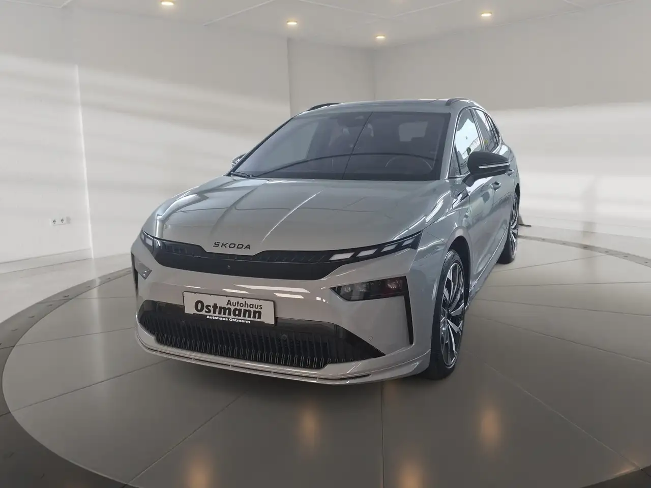 Skoda Enyaq iV 85 Sportline HuD/360/AHK/Canton/Pano