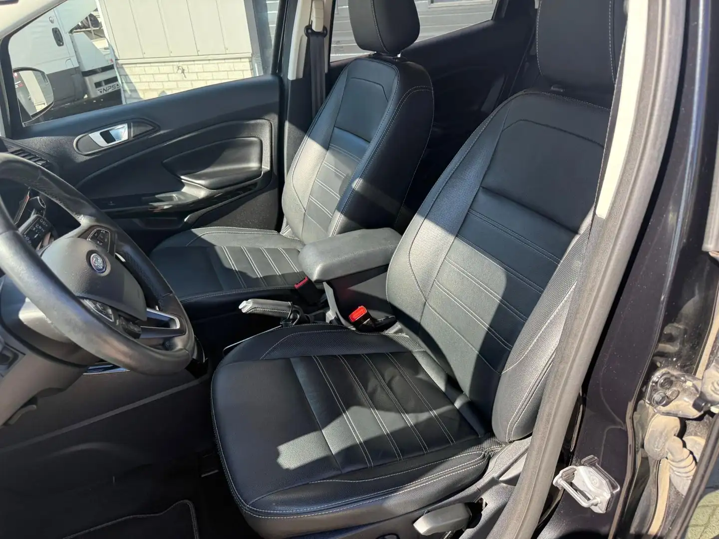 Ford EcoSport 1.0EB BI-TONE | LEDER | DEALER OH! | WINTERPACK | Zwart - 2
