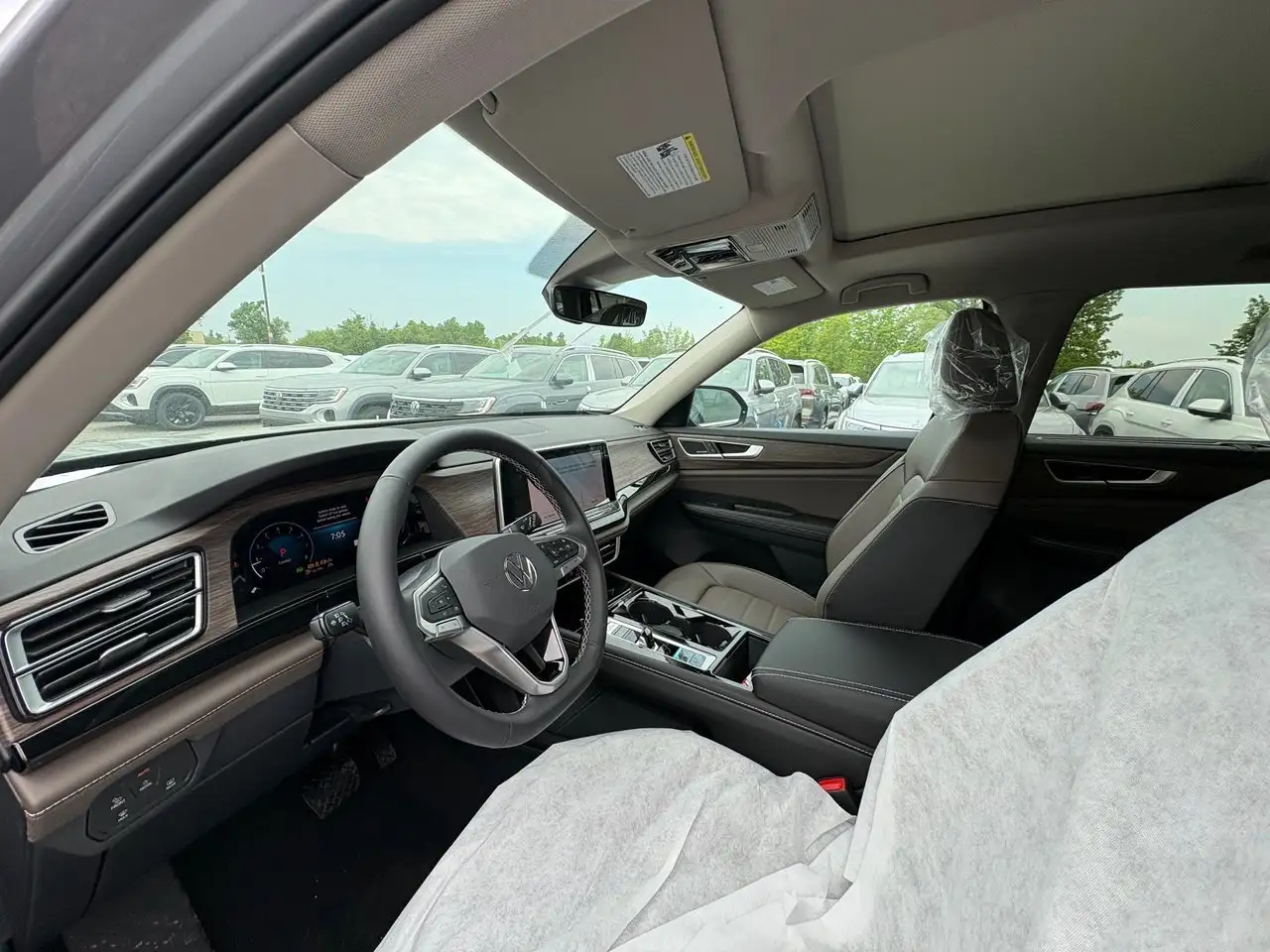 Volkswagen Atlas снимка Volkswagen Atlas