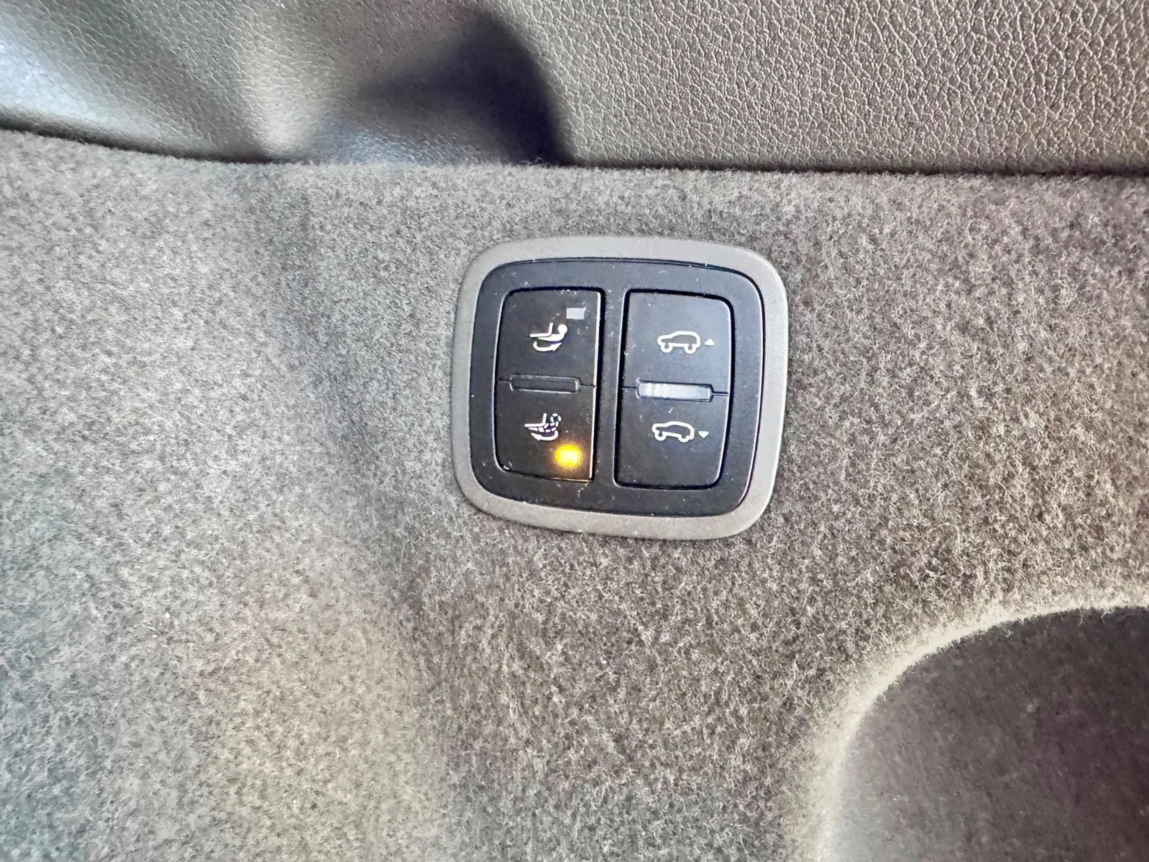 Porsche Macan S Diesel Pano Luft AHK Kamera Keyles Bose — photo 33