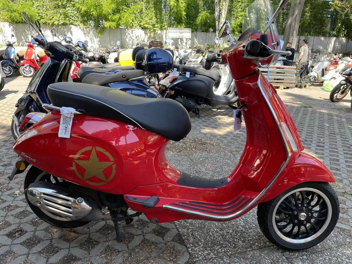 Vespa Sprint 50 USB LED Windschild Rot - 1