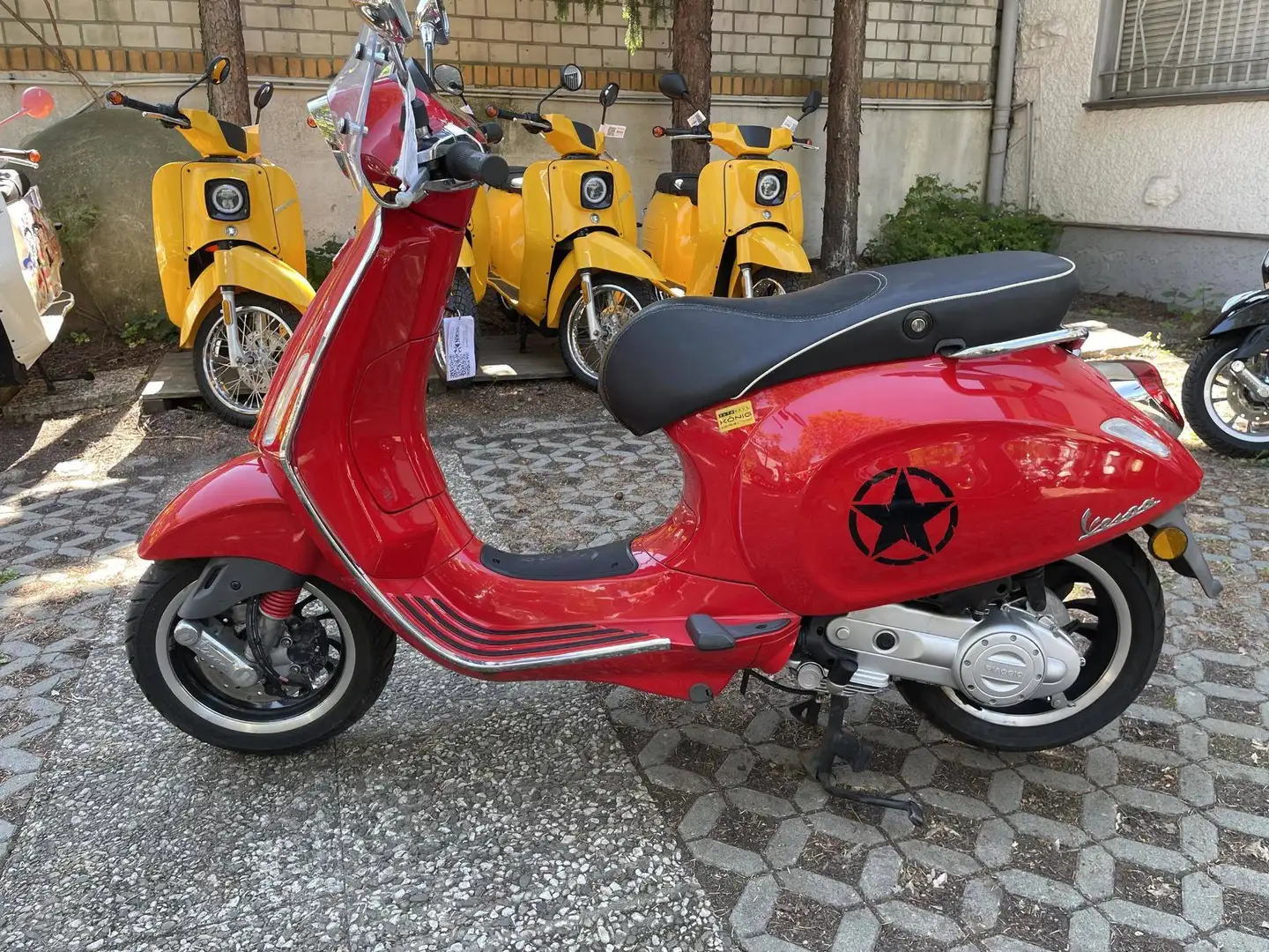 Vespa Sprint 50 USB LED Windschild Rot - 2