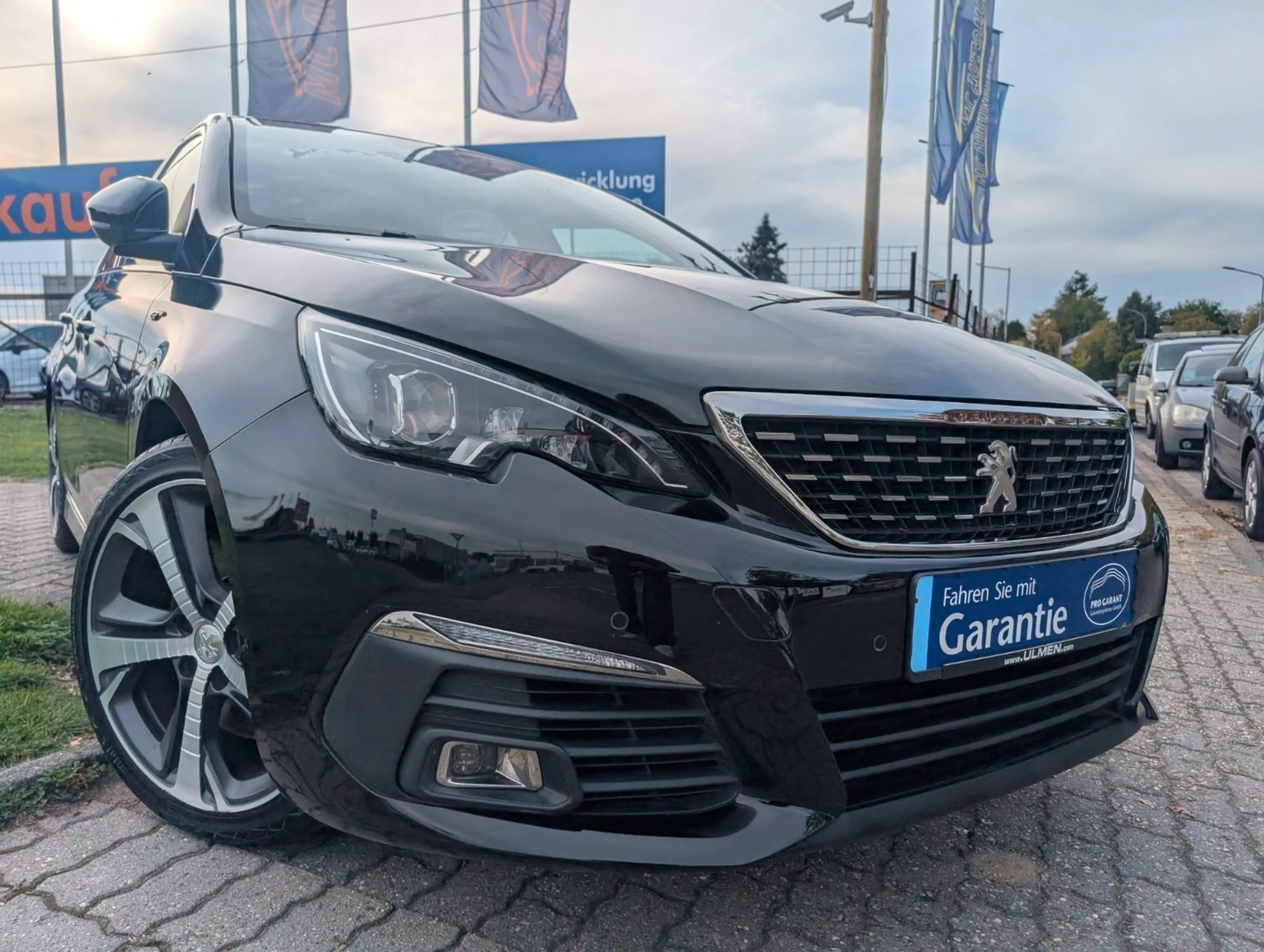 Peugeot 308 GT*1-HAND*ALCANTARA*TEMPOMAT*KAMERA*PDC !! — photo 4
