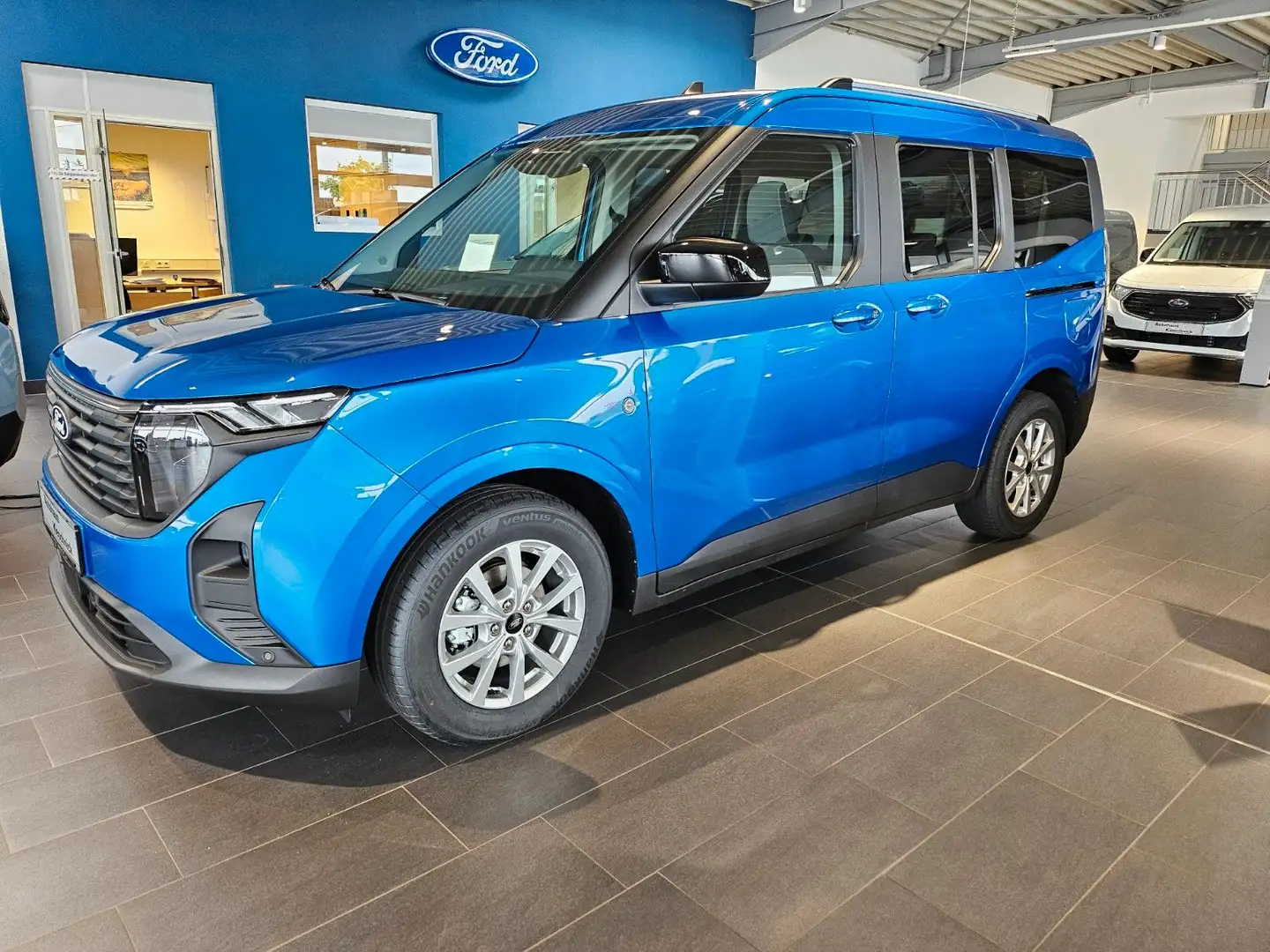 Ford Tourneo Courier Titanium Blau - 2