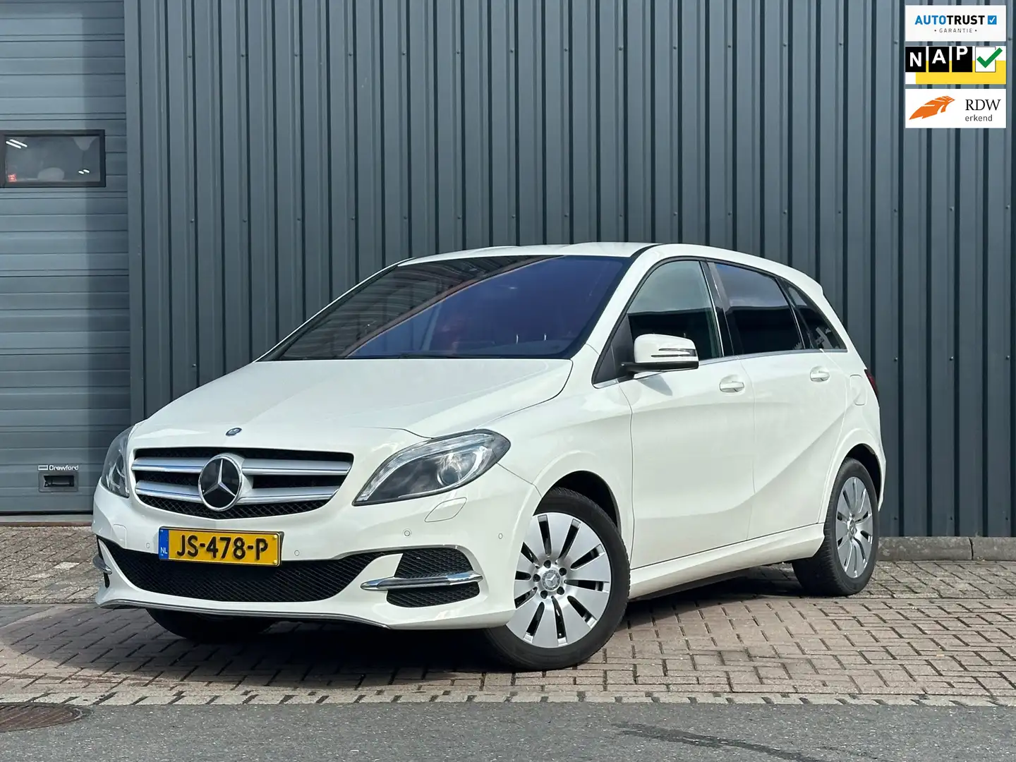 Mercedes-Benz B 250 e Lease Edition 28 kWh Blanc - 1