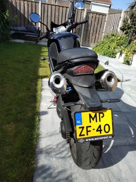 Triumph Speed Triple 1050 - foto 5