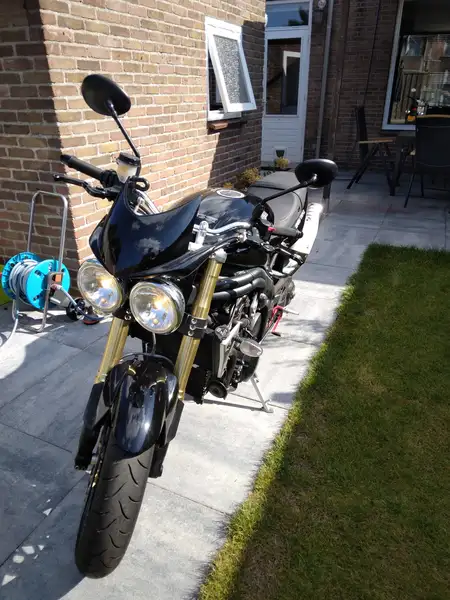 Triumph Speed Triple 1050 - foto 7