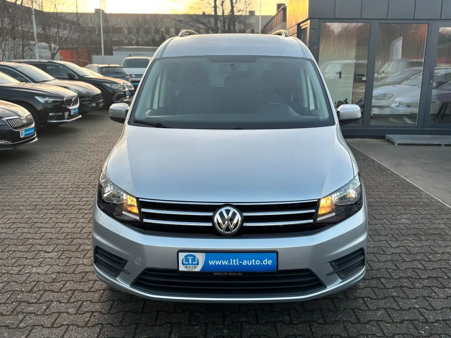 Volkswagen Caddy Maxi Beach 1.4TSI 131 NAVI PDC SH Tempomat Argent - 2