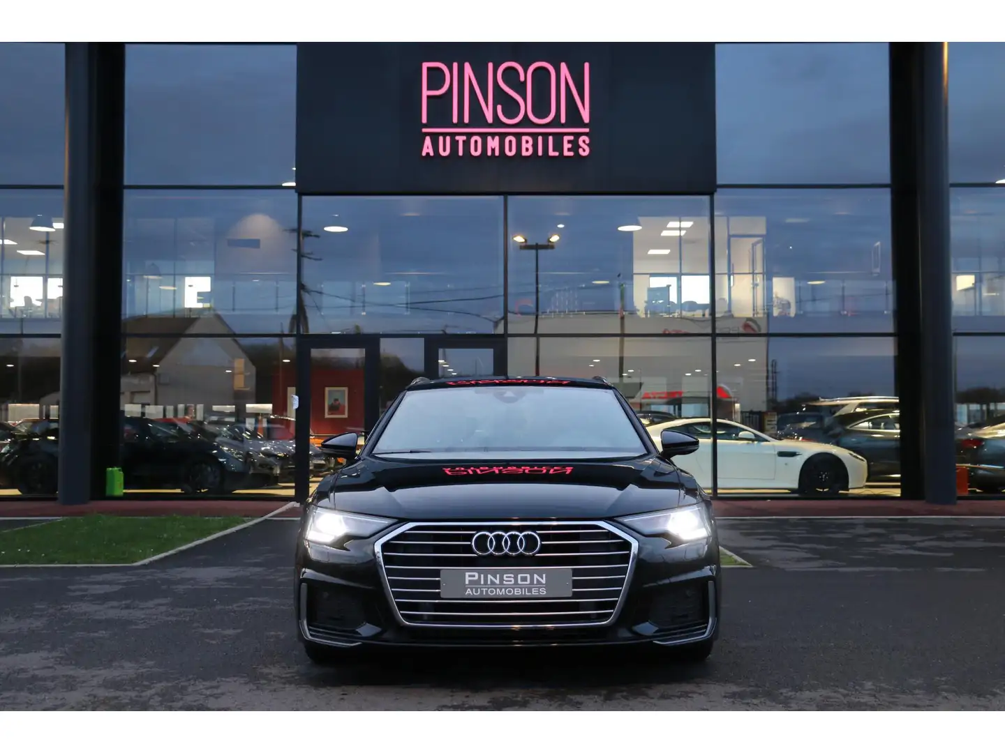 Audi A6 Avant 2.0 40 TDI - 204ch - BV S-tronic  Avant S li Noir - 2