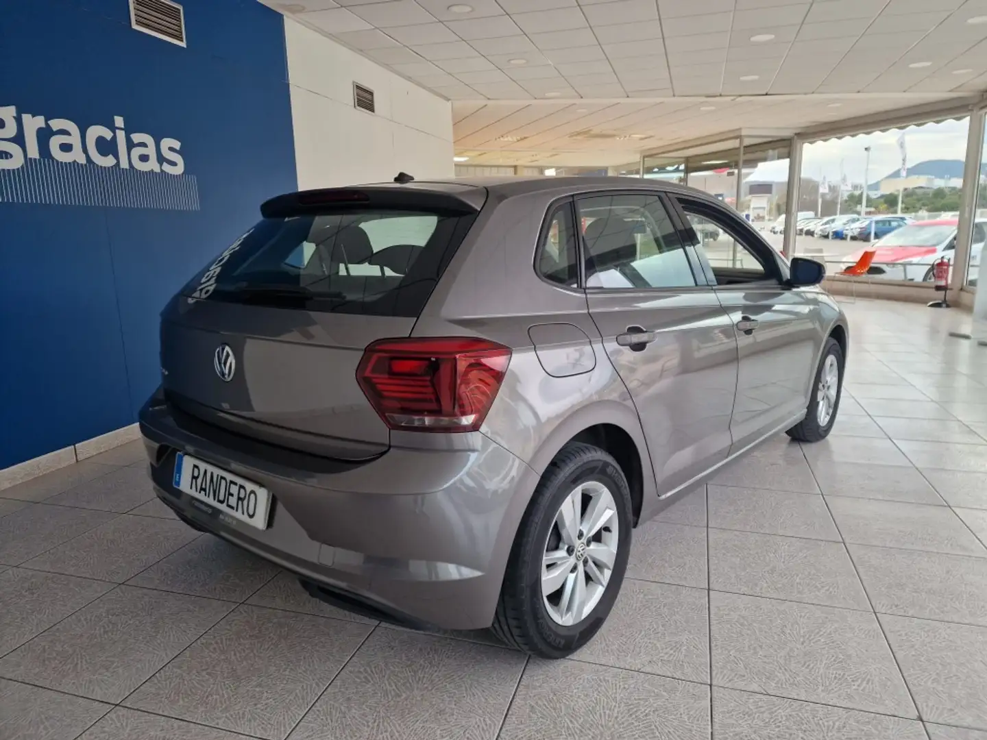 Volkswagen Polo 1.0 TSI Advance 70kW Gris - 2