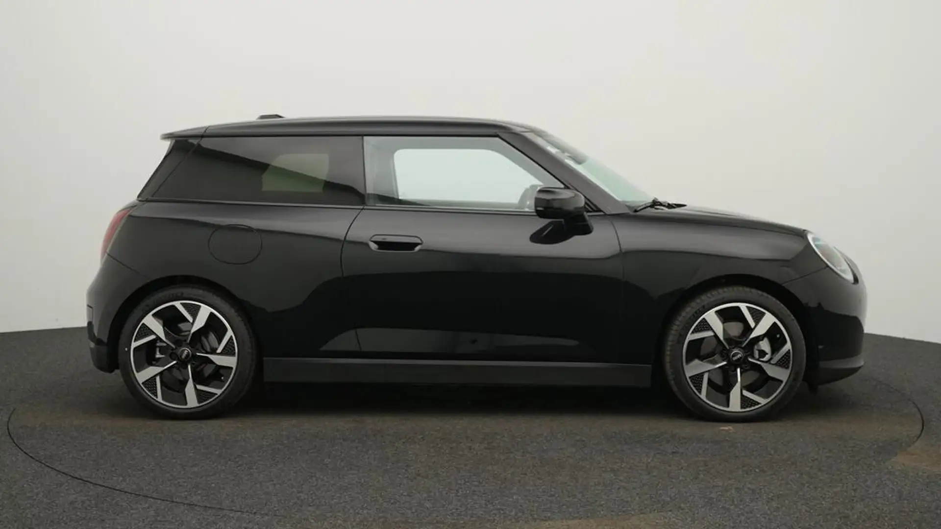 MINI Cooper SE Favoured Trim Schwarz - 2