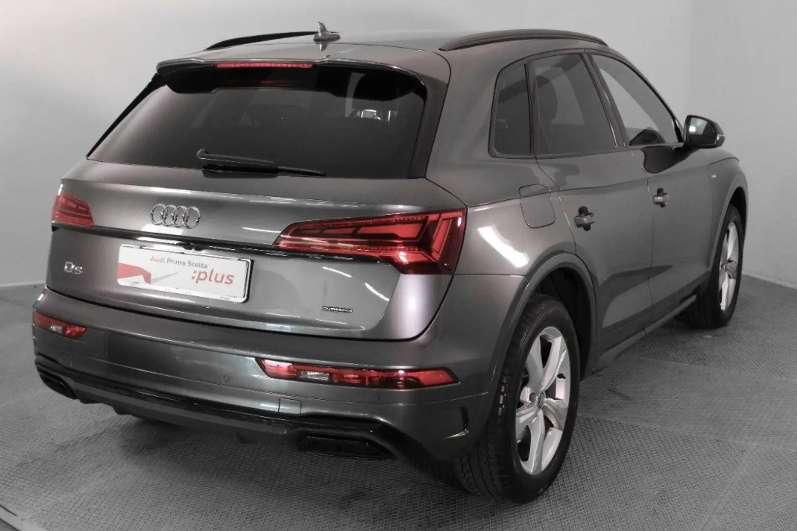 Audi Q5 40 TDI 204 CV quattro S tronic S line Grigio - 2