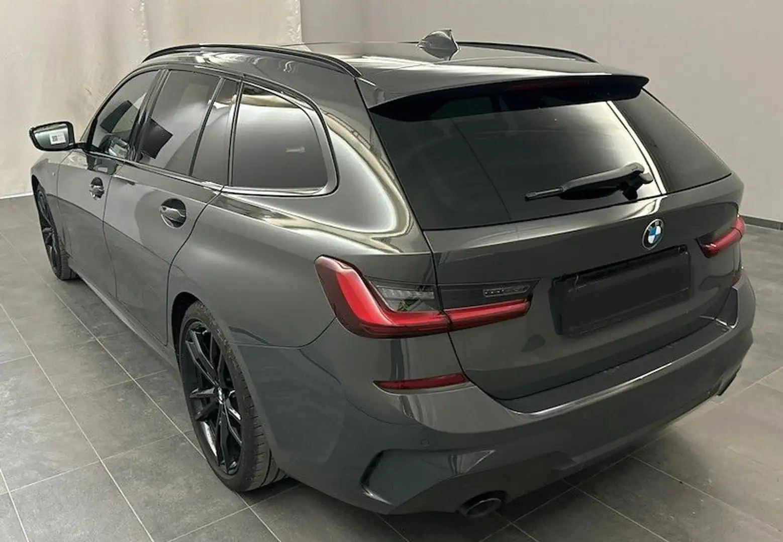 BMW 330 d M Sport # Facelift #Panorama#Live Cockpit Grijs - 2