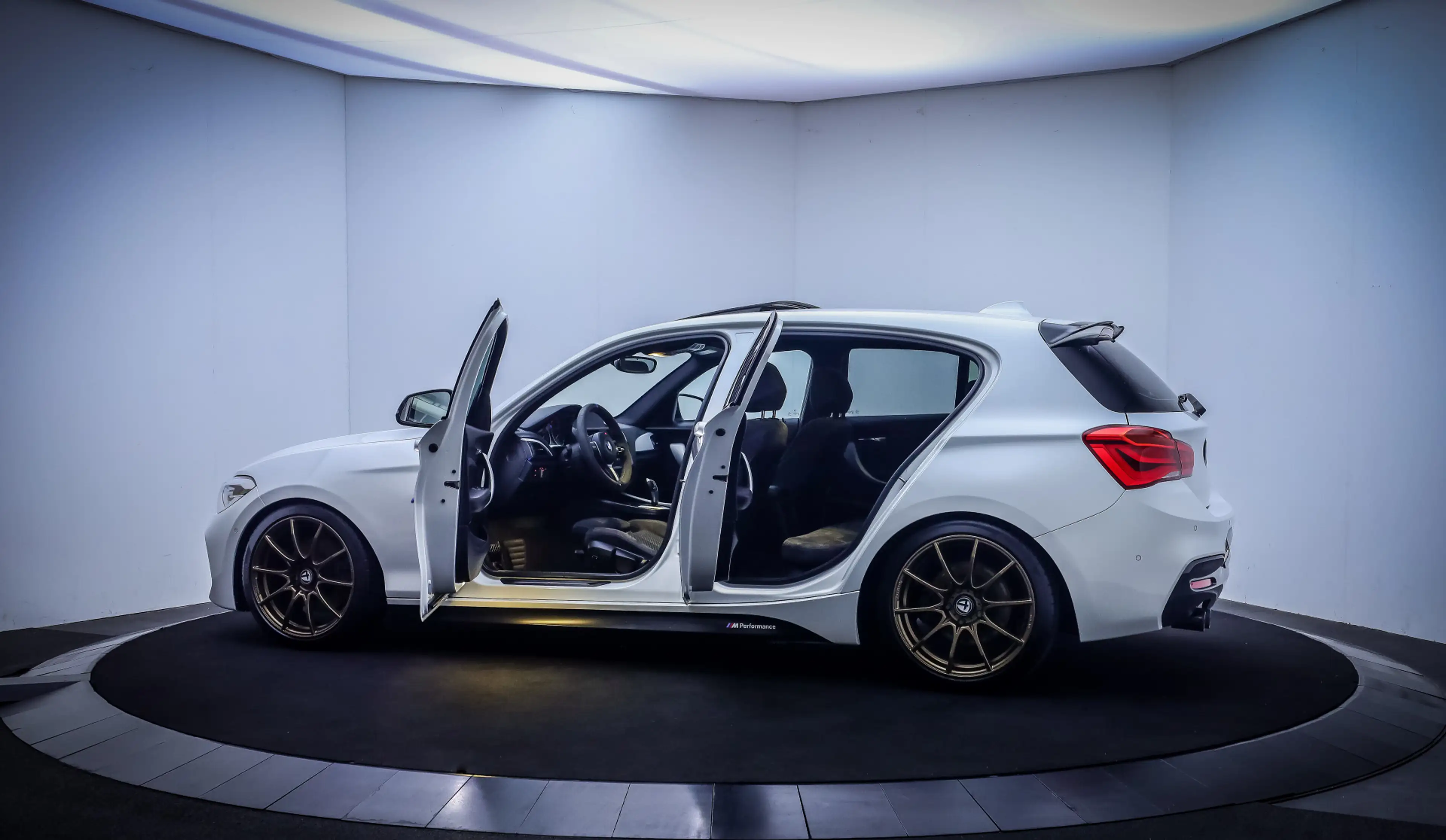 BMW 125 1-serie 125iA High Executive — photo 9