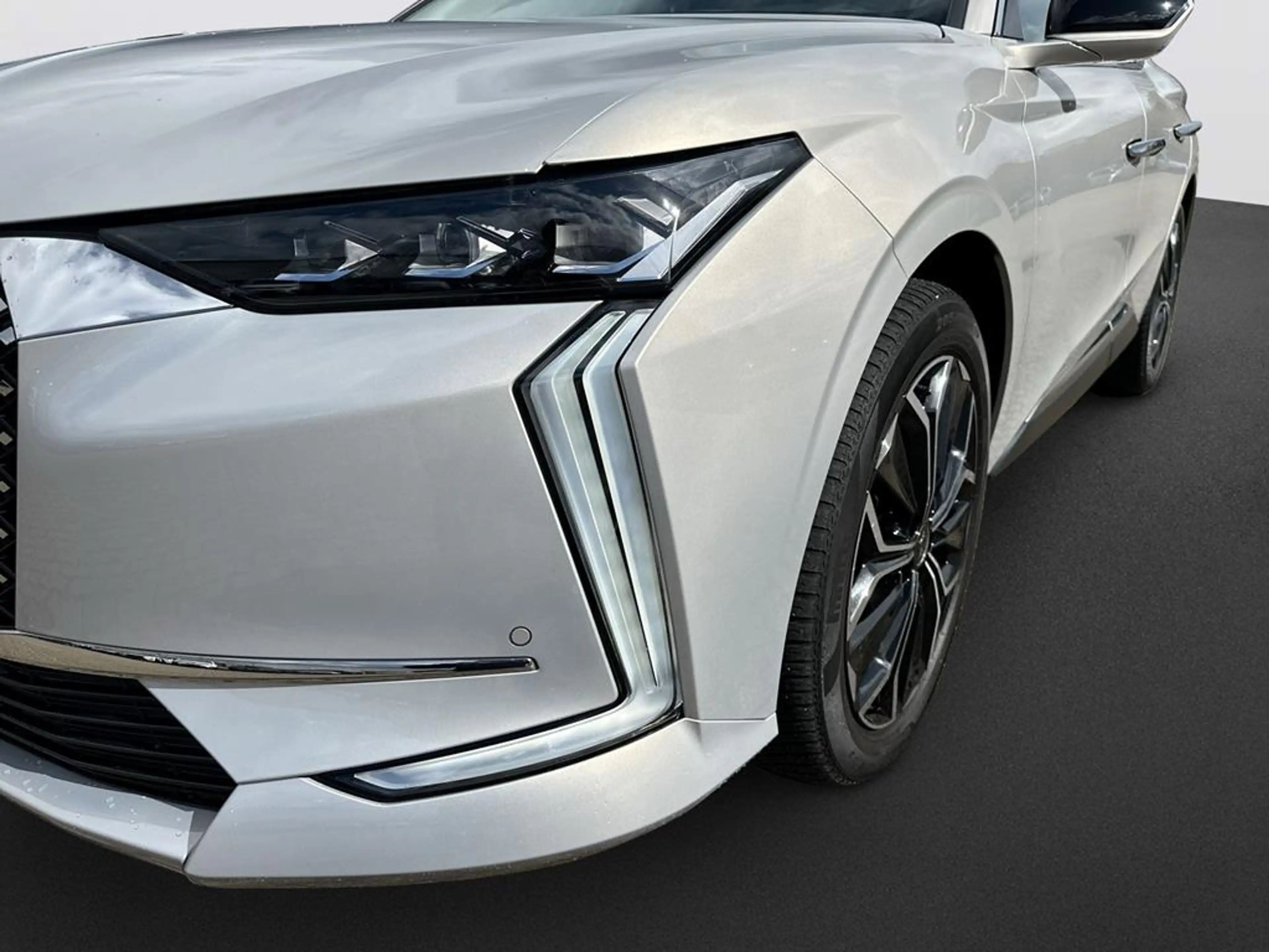 DS Automobiles DS 4 PERFORMANCE LINE + E-TENSE 225 (MY22) — photo 9