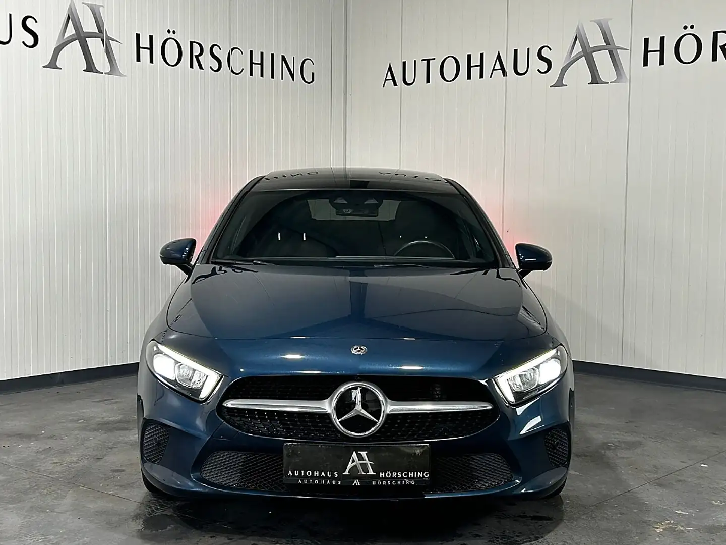 Mercedes-Benz A 180 d Limousine Aut.//Pano//Spur//Totewinkel// Blau - 2