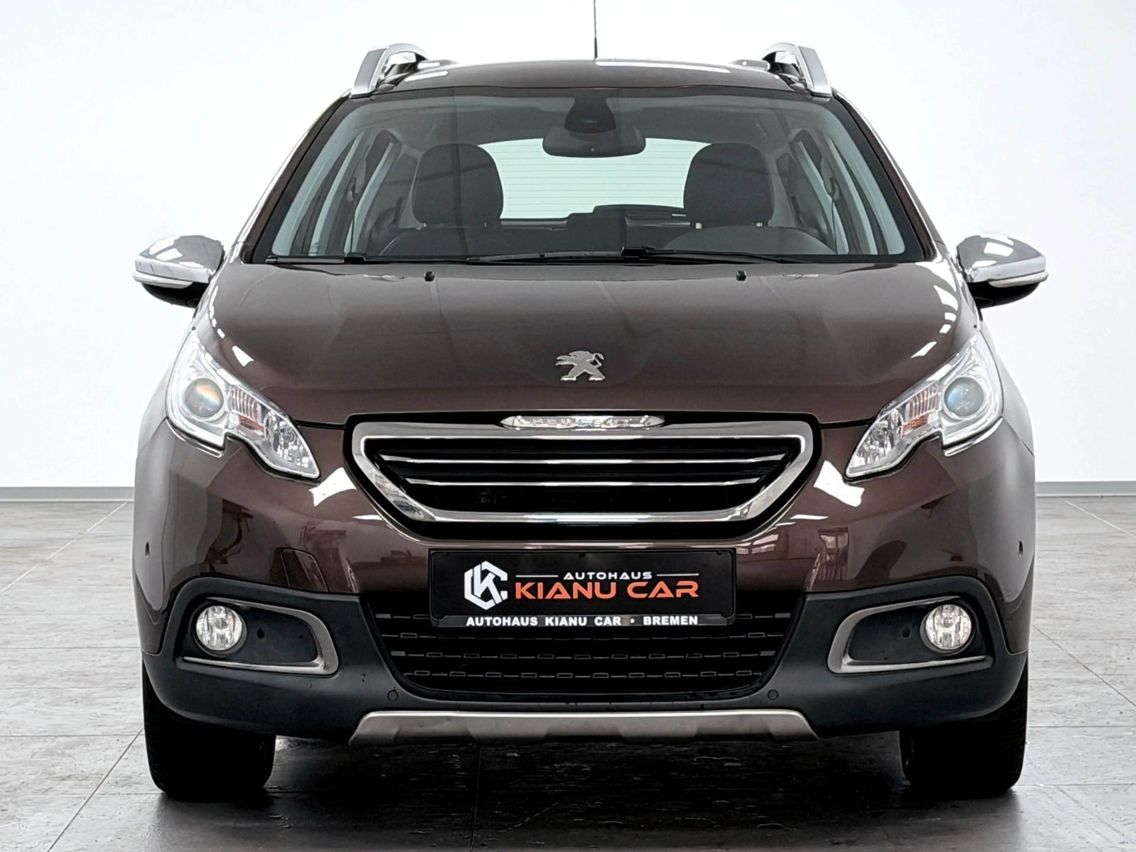 Peugeot 2008 Allure-AHK-NAVI-PDC-TEILLEDER-KLIMAAUTOMATI — photo 2