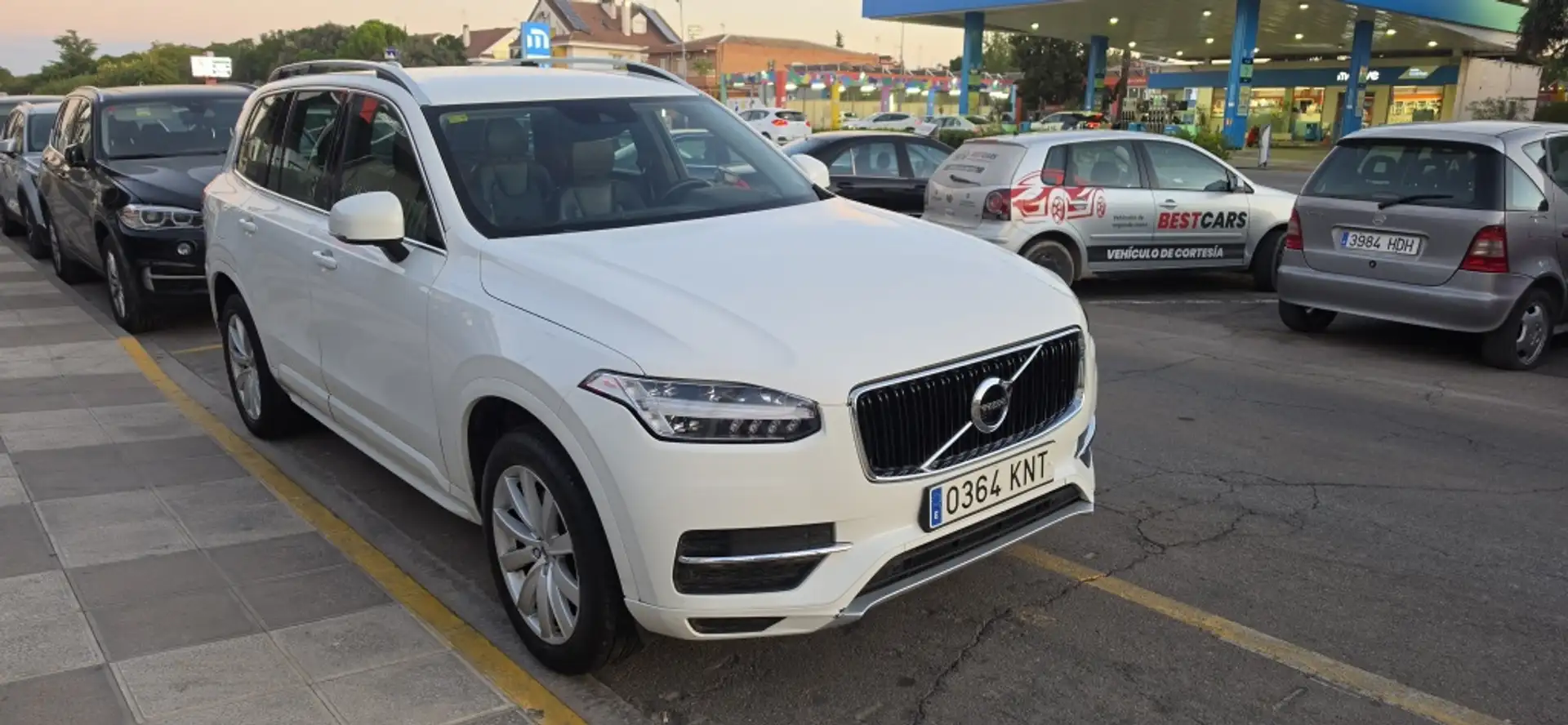 Volvo XC90 D5 Momentum 5pl. AWD 235 Aut. (9.75) Blanco - 1
