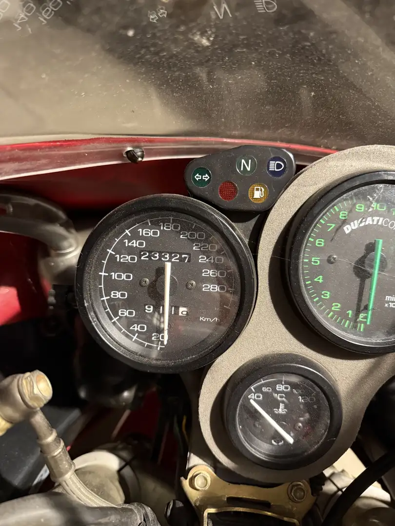 Ducati 996 S - 2