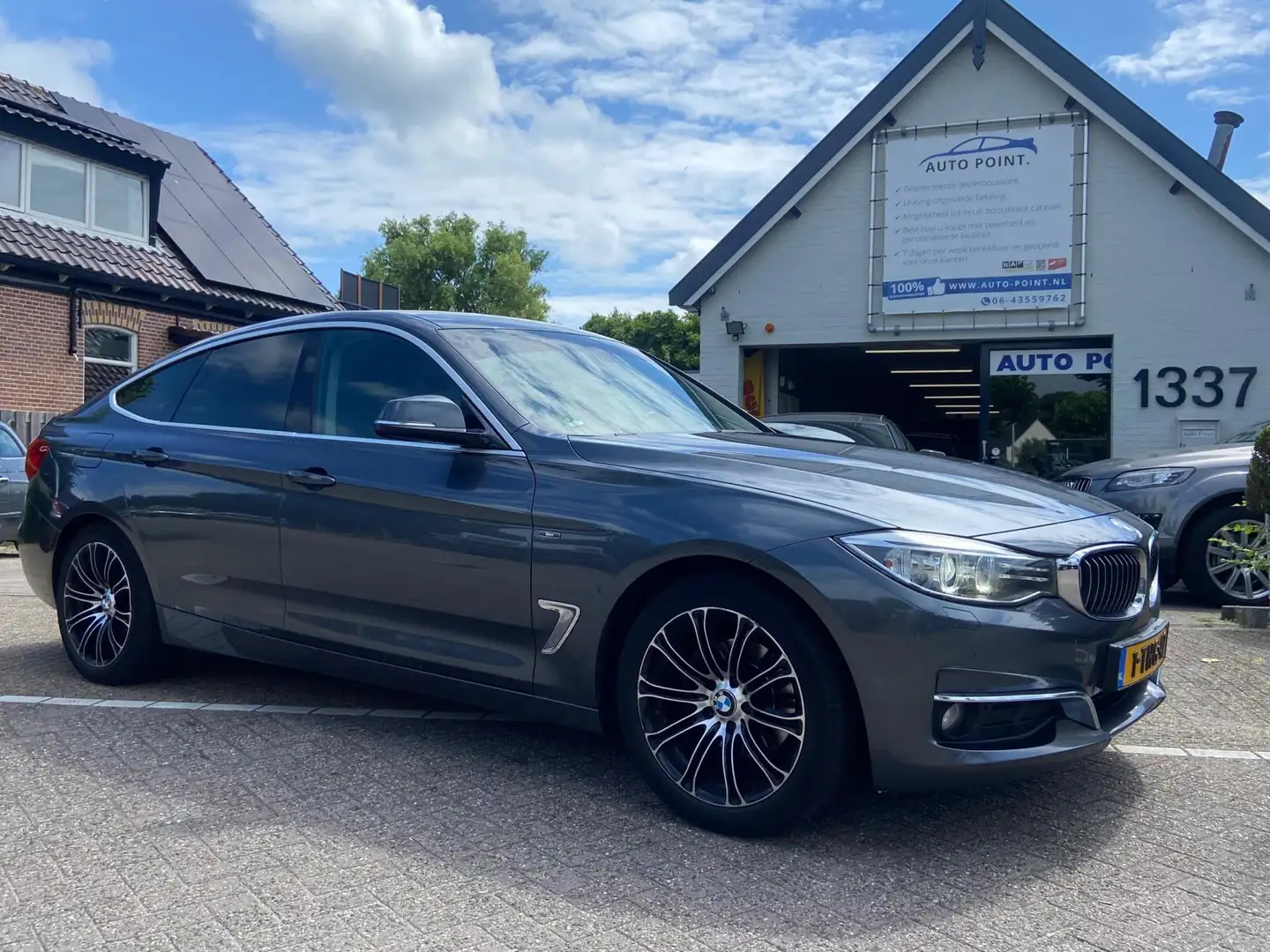 BMW 320 3-serie Gran Turismo 320D HIGH EXECUTIVE AUT/NAVI/ Grijs - 2