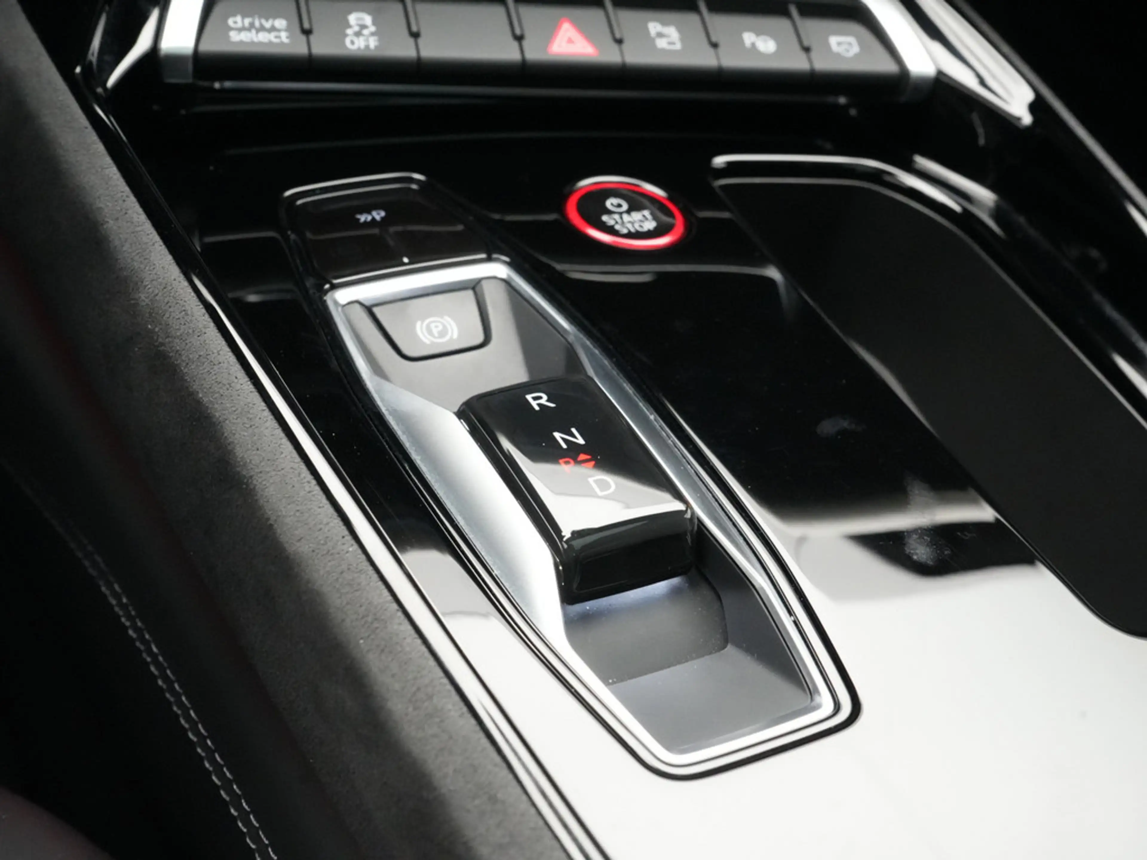 Audi e-tron GT RS LASER PANO NACHTSICHT LUFT KERAM — photo 14