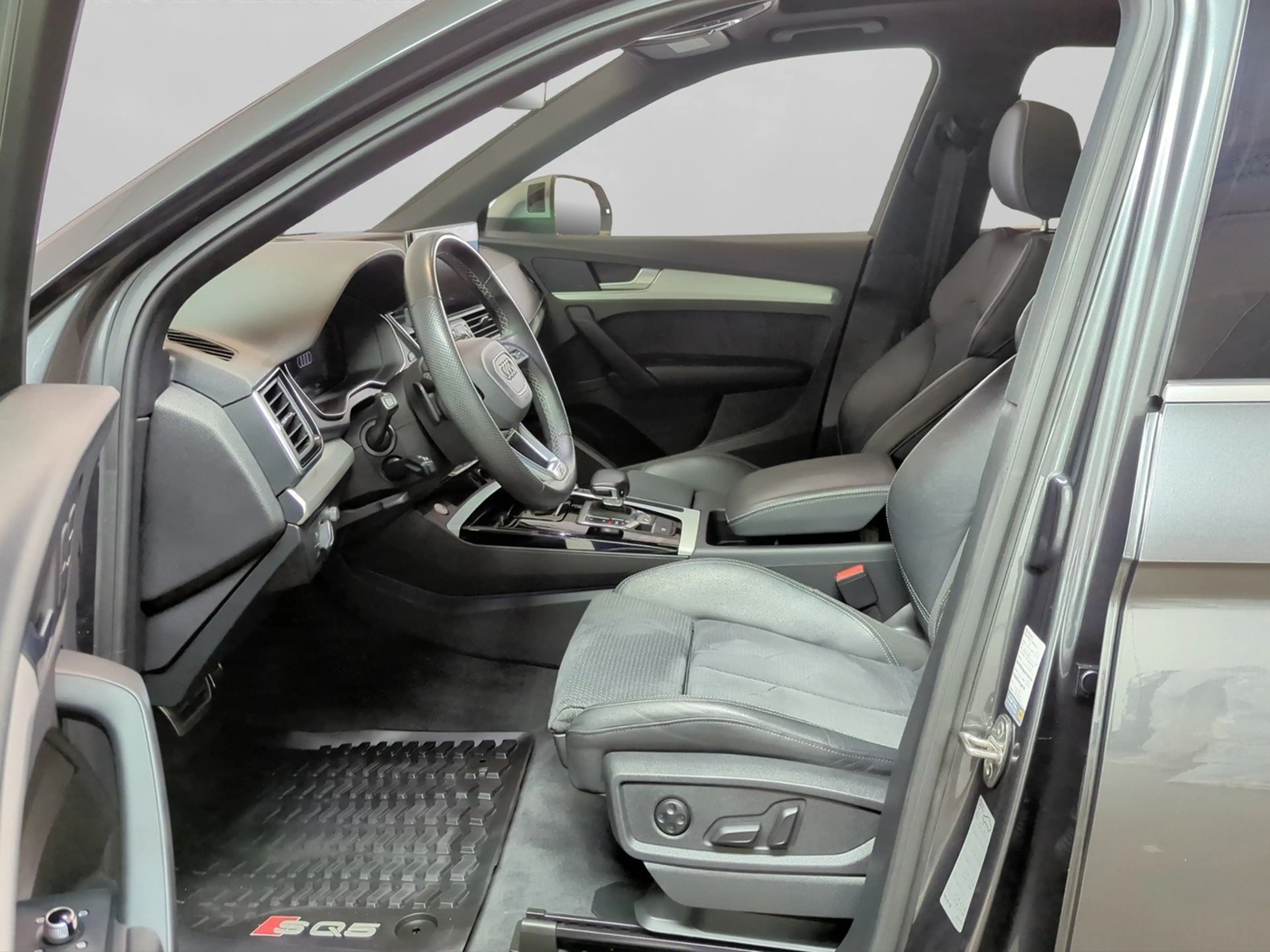 Audi SQ5 3.0 TDI quat tiptronic AHK LED PANO STHZG — photo 8