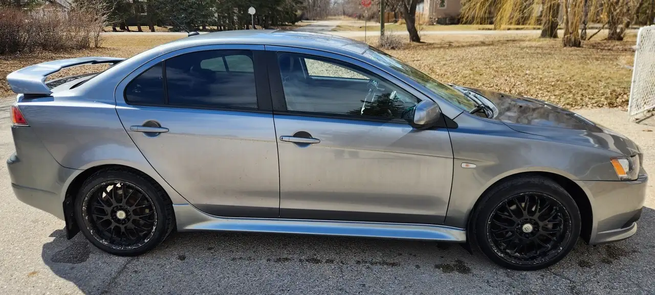 Mitsubishi Lancer снимка Mitsubishi Lancer