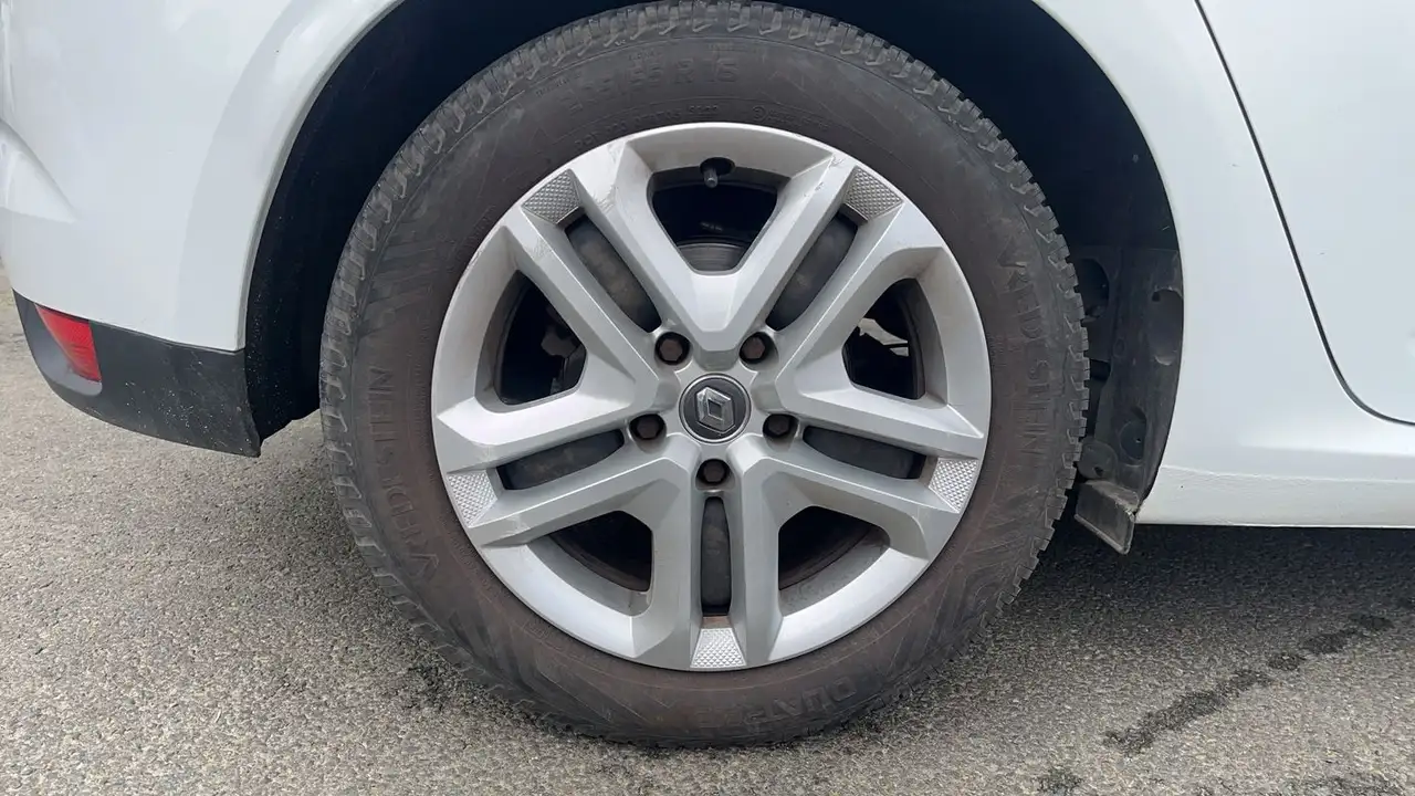 Renault Megane Berline — photo 16