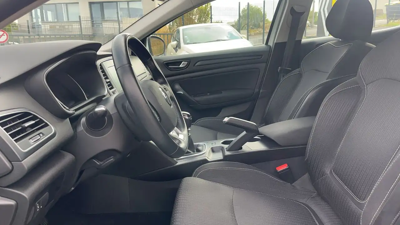 Renault Megane Berline — photo 25