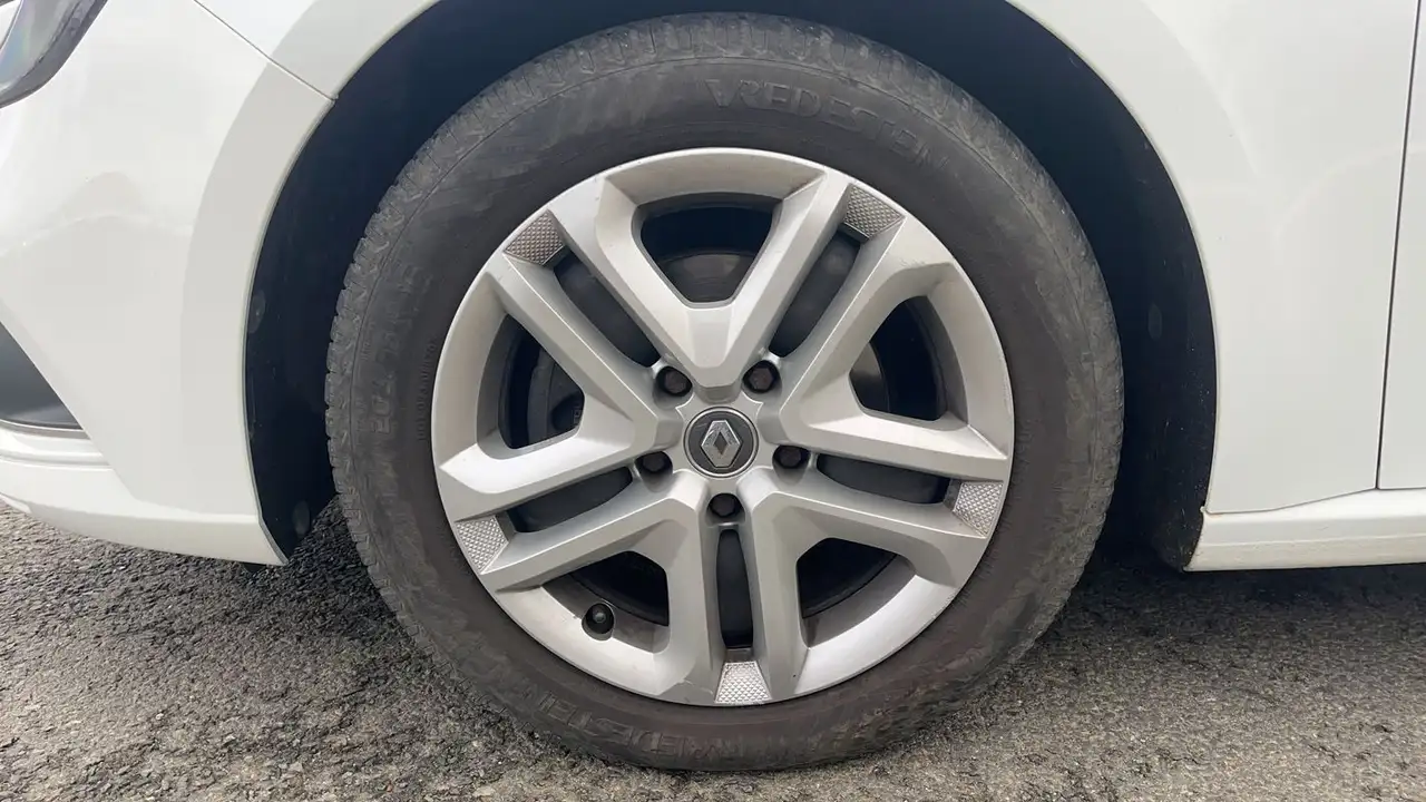 Renault Megane Berline — photo 18