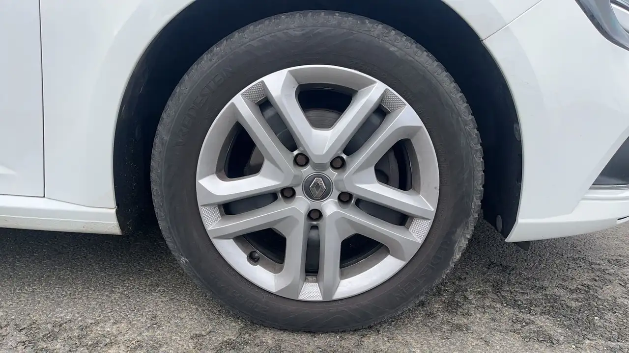 Renault Megane Berline — photo 17