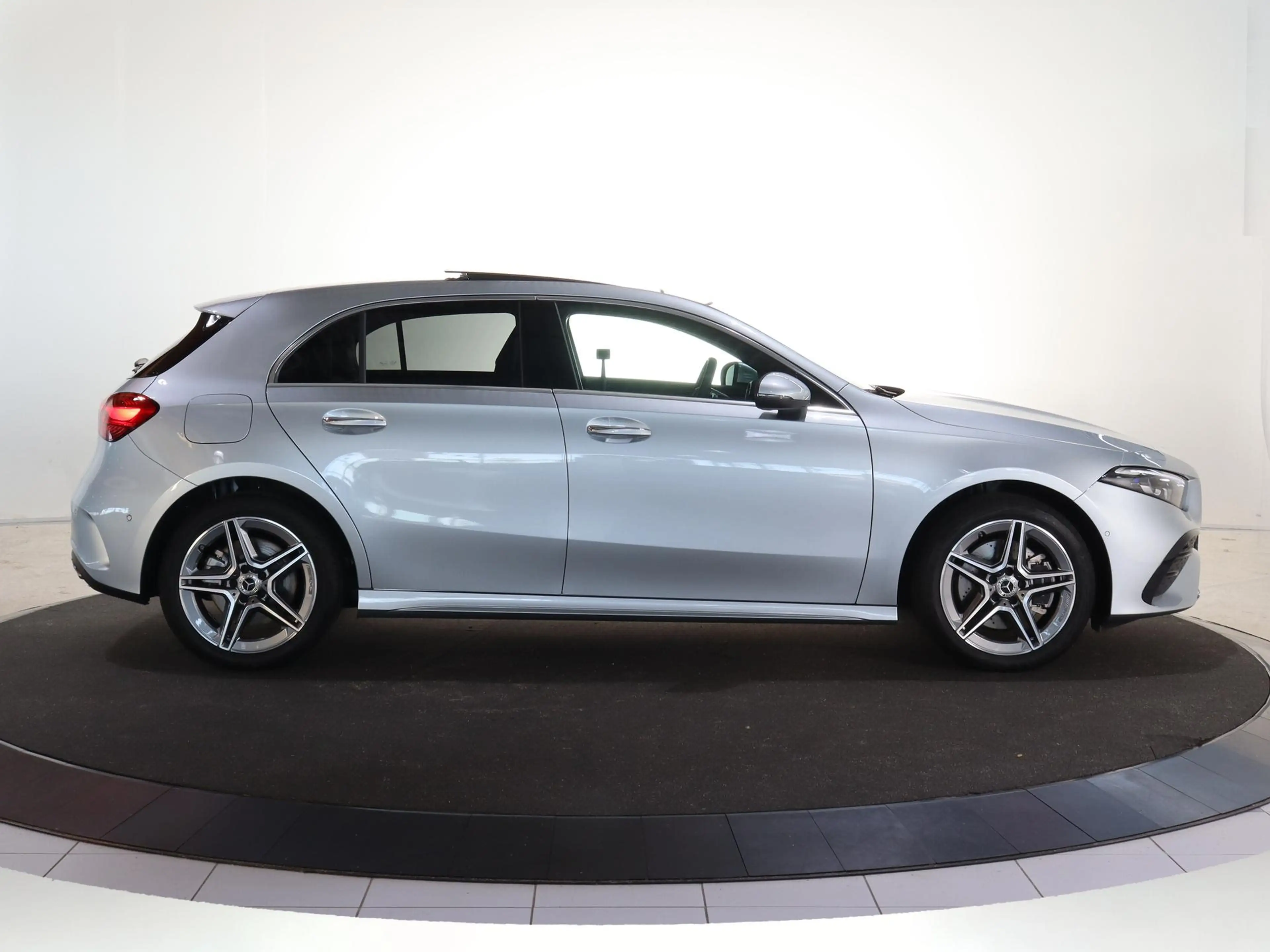 Mercedes-Benz A 250 250e Business Solution AMG | Panoramaschuifdak | S — photo 6