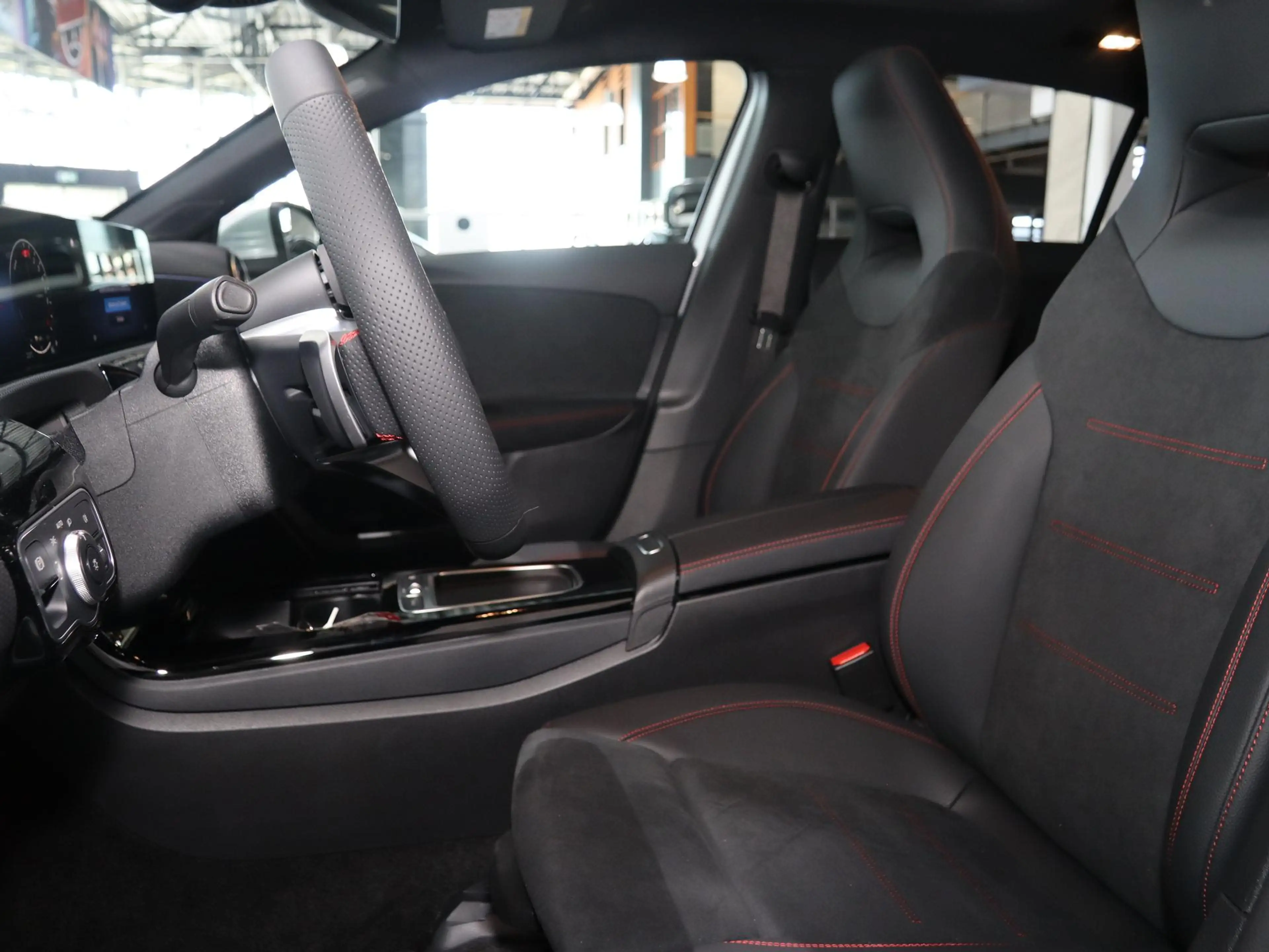 Mercedes-Benz A 250 250e Business Solution AMG | Panoramaschuifdak | S — photo 7