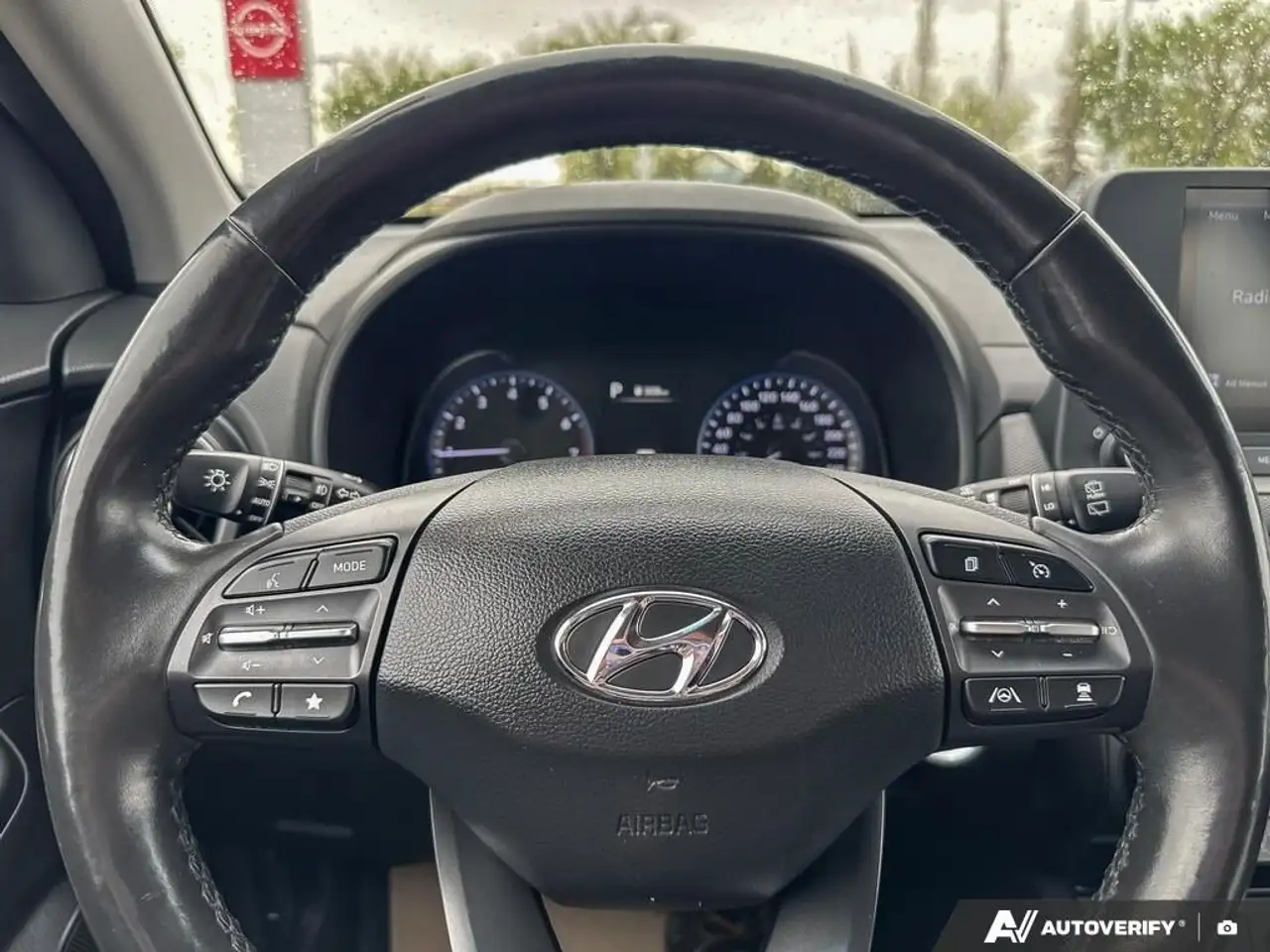 Hyundai KONA снимка Hyundai KONA