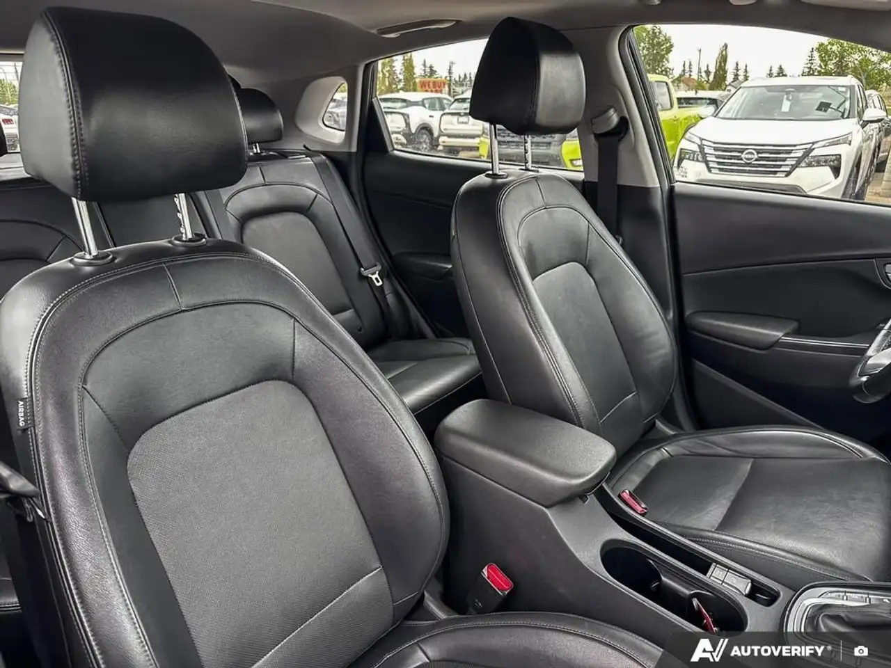 Hyundai KONA снимка Hyundai KONA