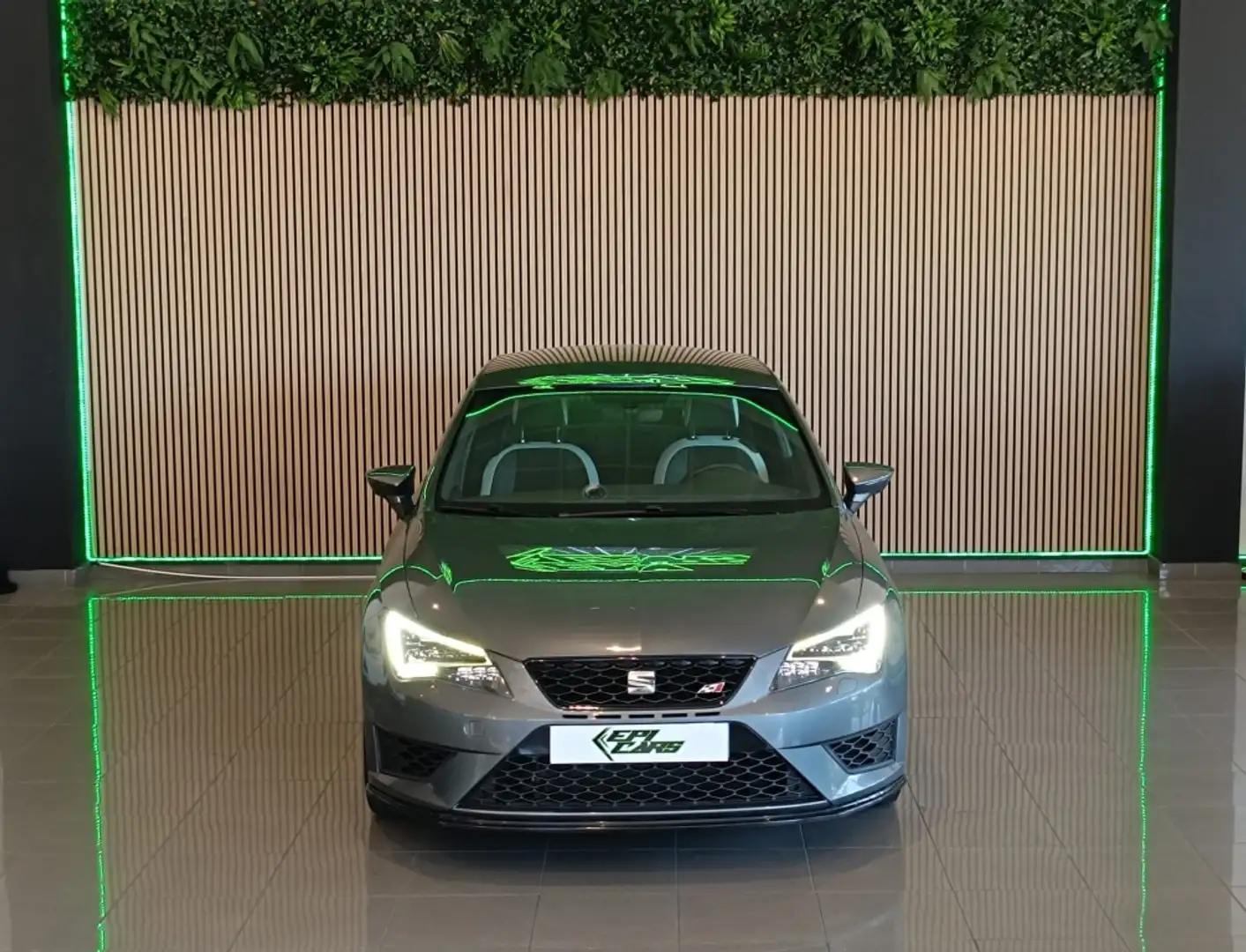 SEAT Leon Pequeño Manual de 3 Puertas Gris - 2