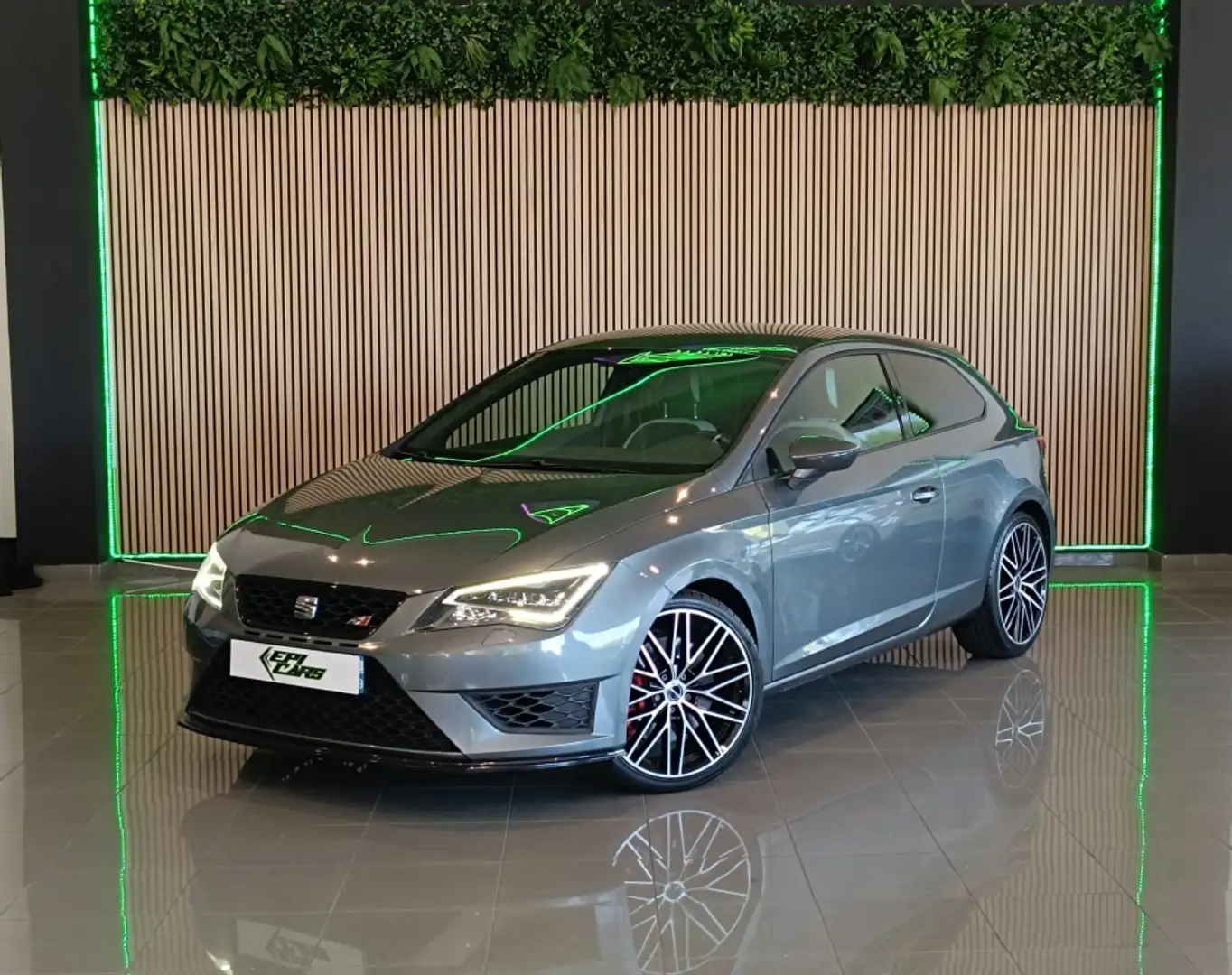 SEAT Leon Pequeño Manual de 3 Puertas Gris - 1