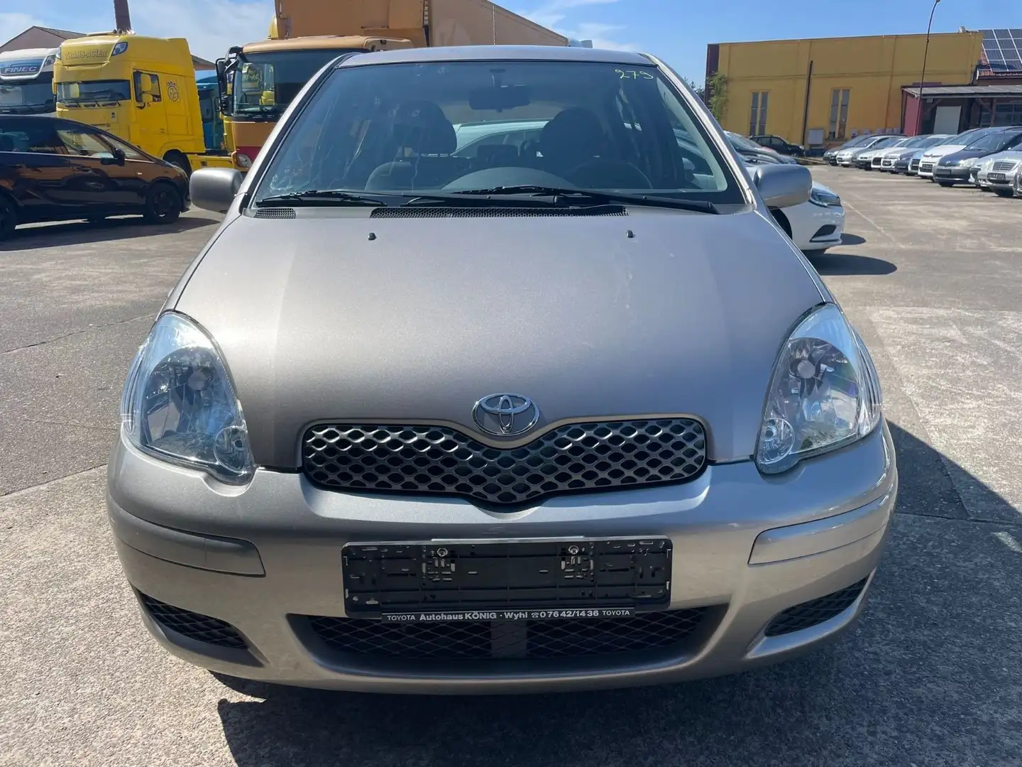 Toyota Yaris 1.0 Sol/KLIMA/ZRV/TOP Zustand! Grau - 2
