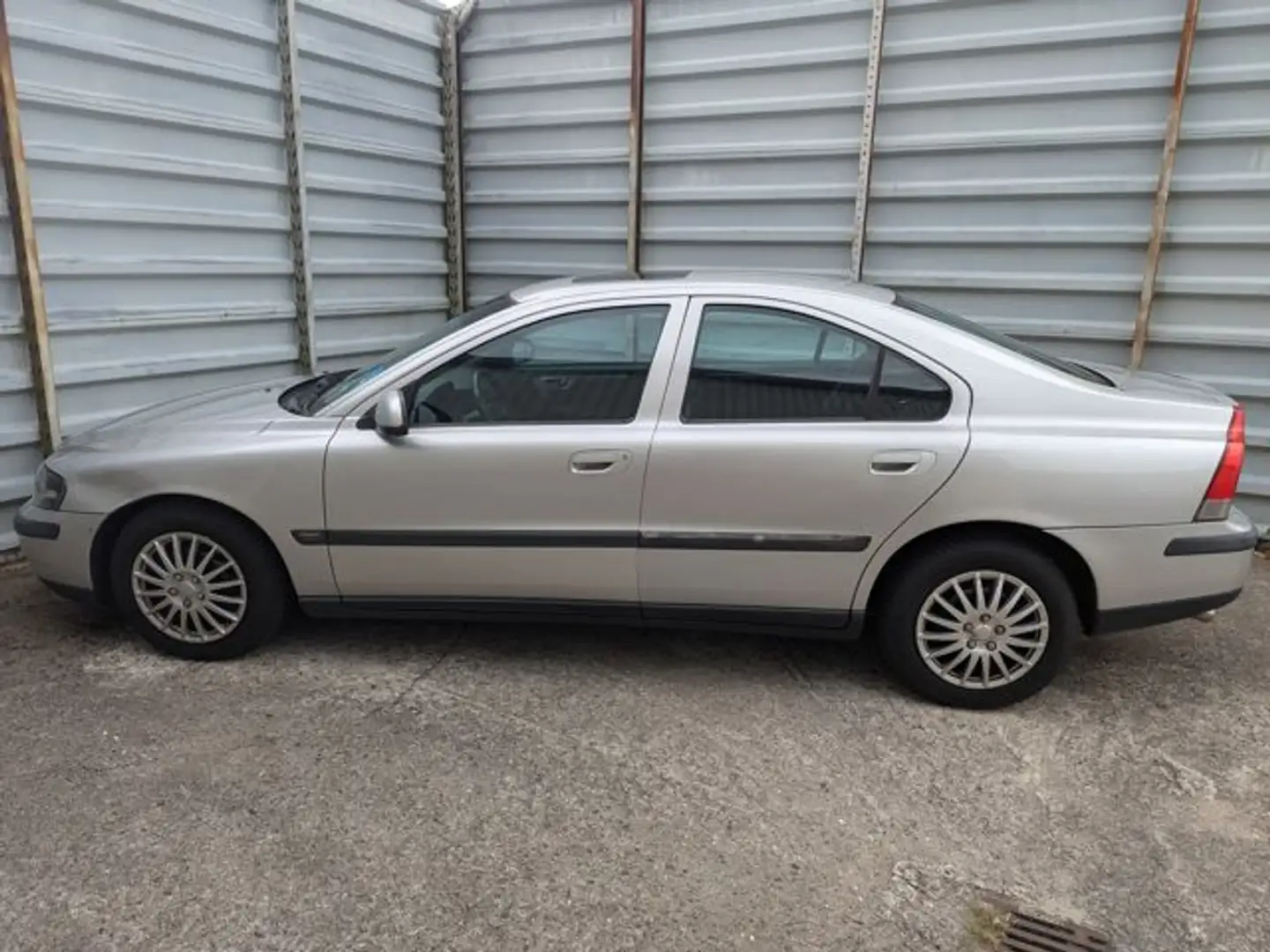 Volvo S60 2.4 Limousine*Tüv:09/2026* Silber - 2