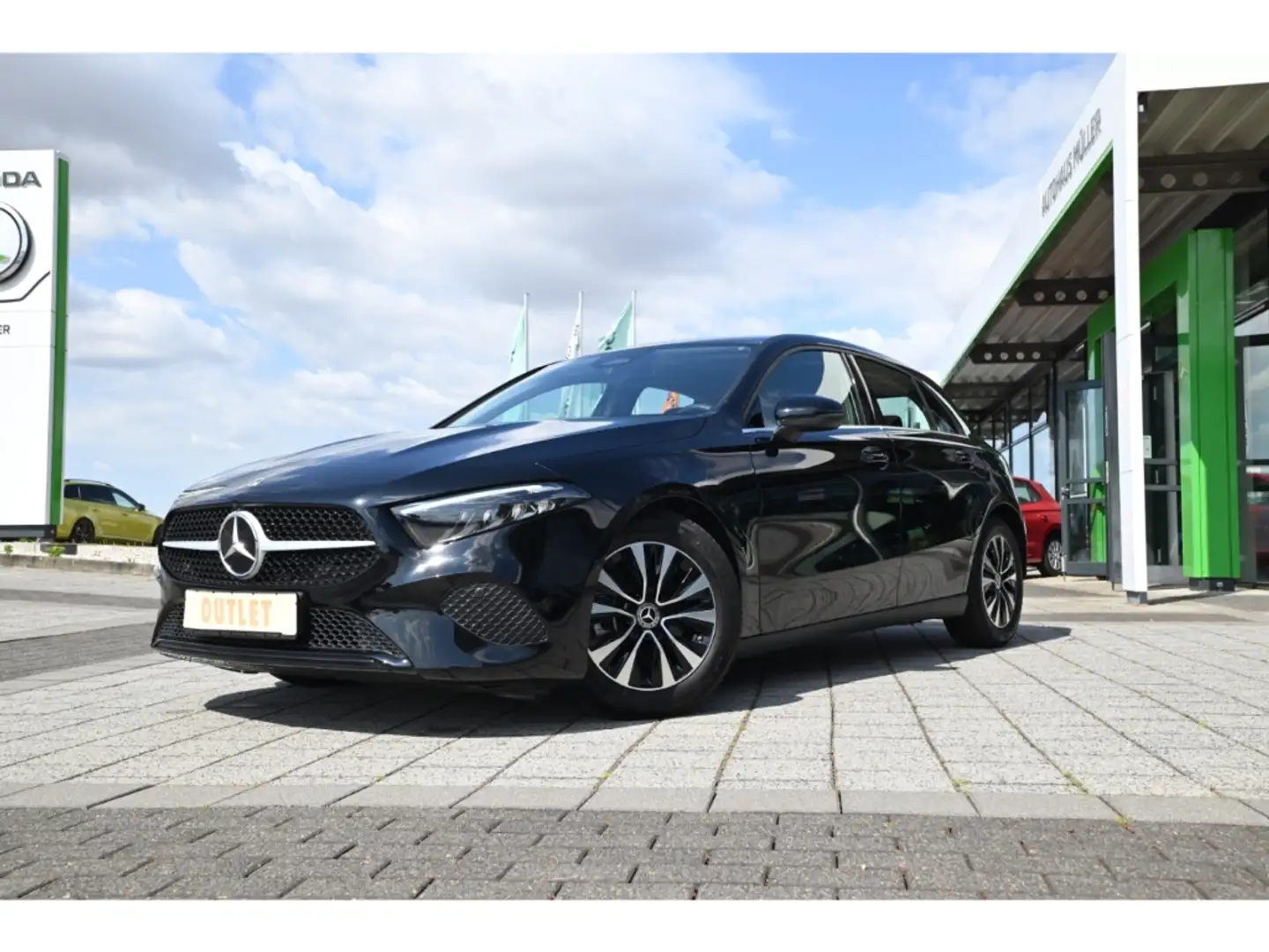 Mercedes-Benz A 180 Navi Digitales Cockpit LED Klimaautom DAB Noir - 1