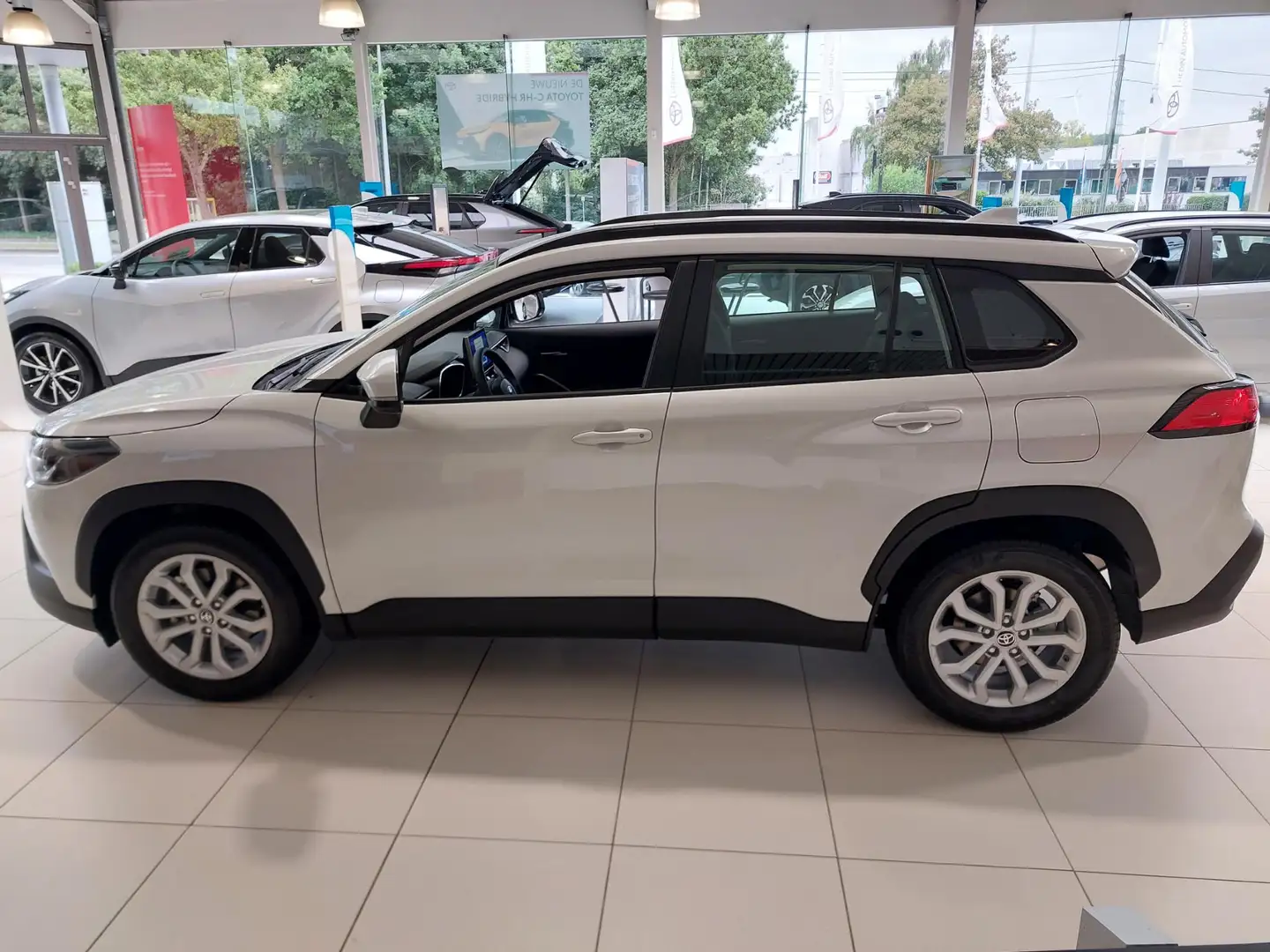 Toyota Corolla 2.0 Hybrid Dynamic Blanc - 2