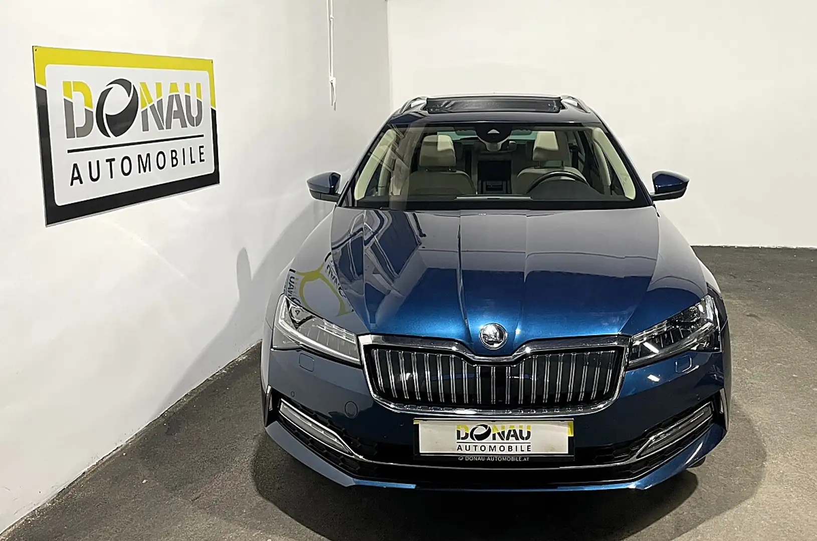 Skoda Superb Kombi 1,4 TSI PHEV Style DSG * ACC * 19" * ERST... Blau - 2