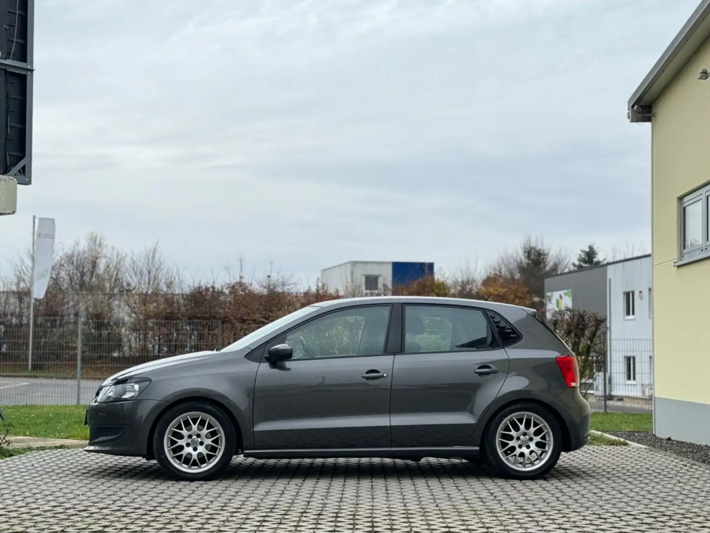 Volkswagen Polo V Trendline*KLIMA*AUX/USB*BT*TÜV NEU* Grau - 2