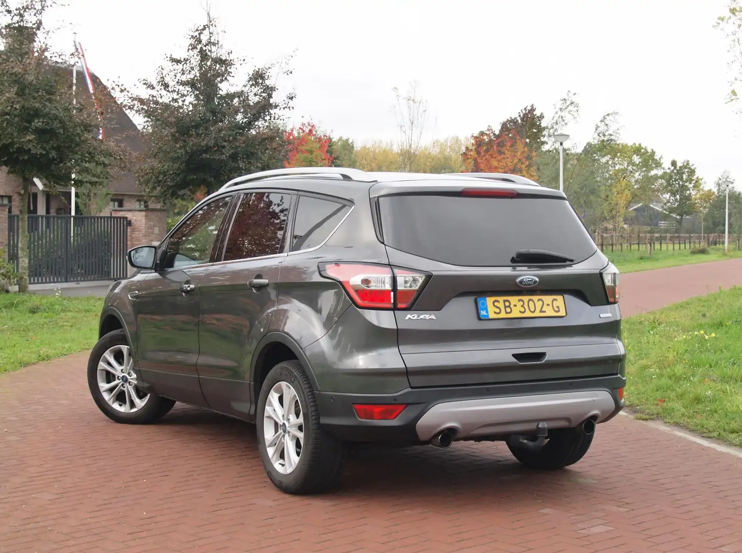 Ford Kuga 1.5 EcoBoost Titanium | Apple Carplay | Camera | C Grijs - 2