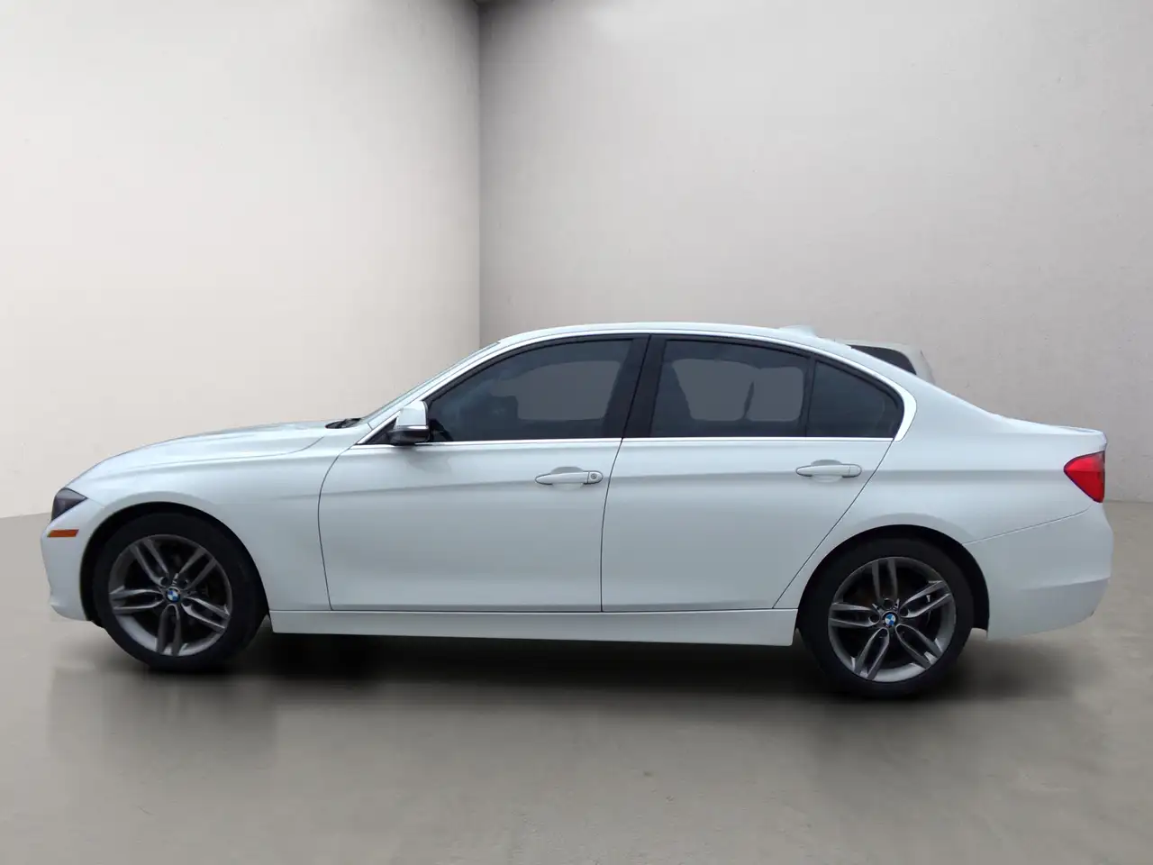 BMW 3 Series снимка BMW 3 Series