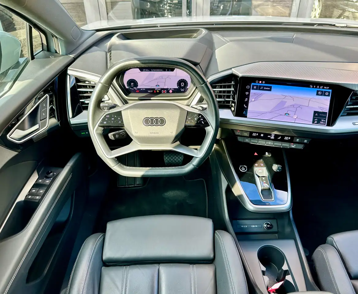 Audi Q4 82 kWh 40 S-LINE/HuD/ACC/CAMERA/LEDER/AMBI/CARPLAY/VIRTUAL, миниатюра 16